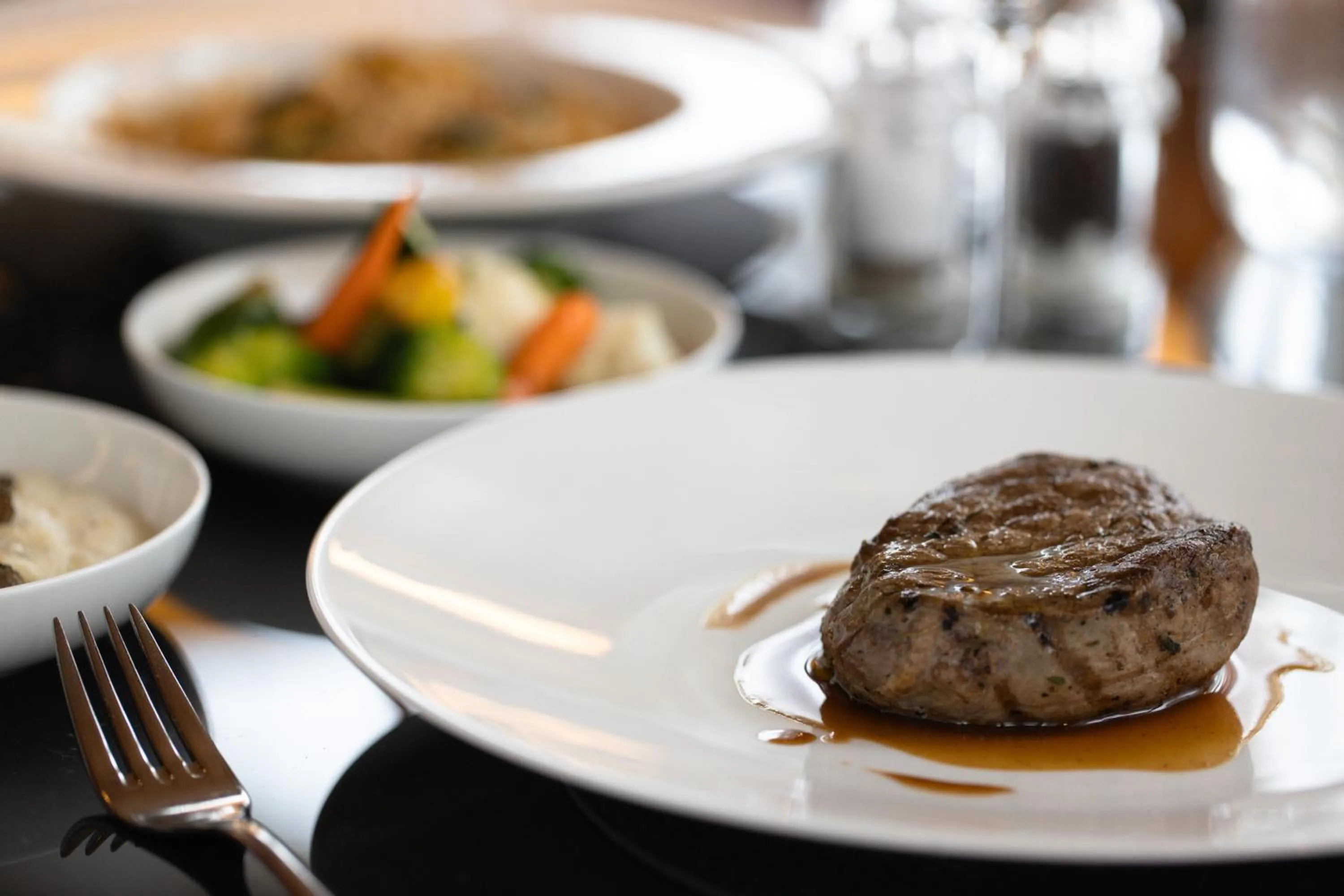 Food and drinks in Hotel Adula