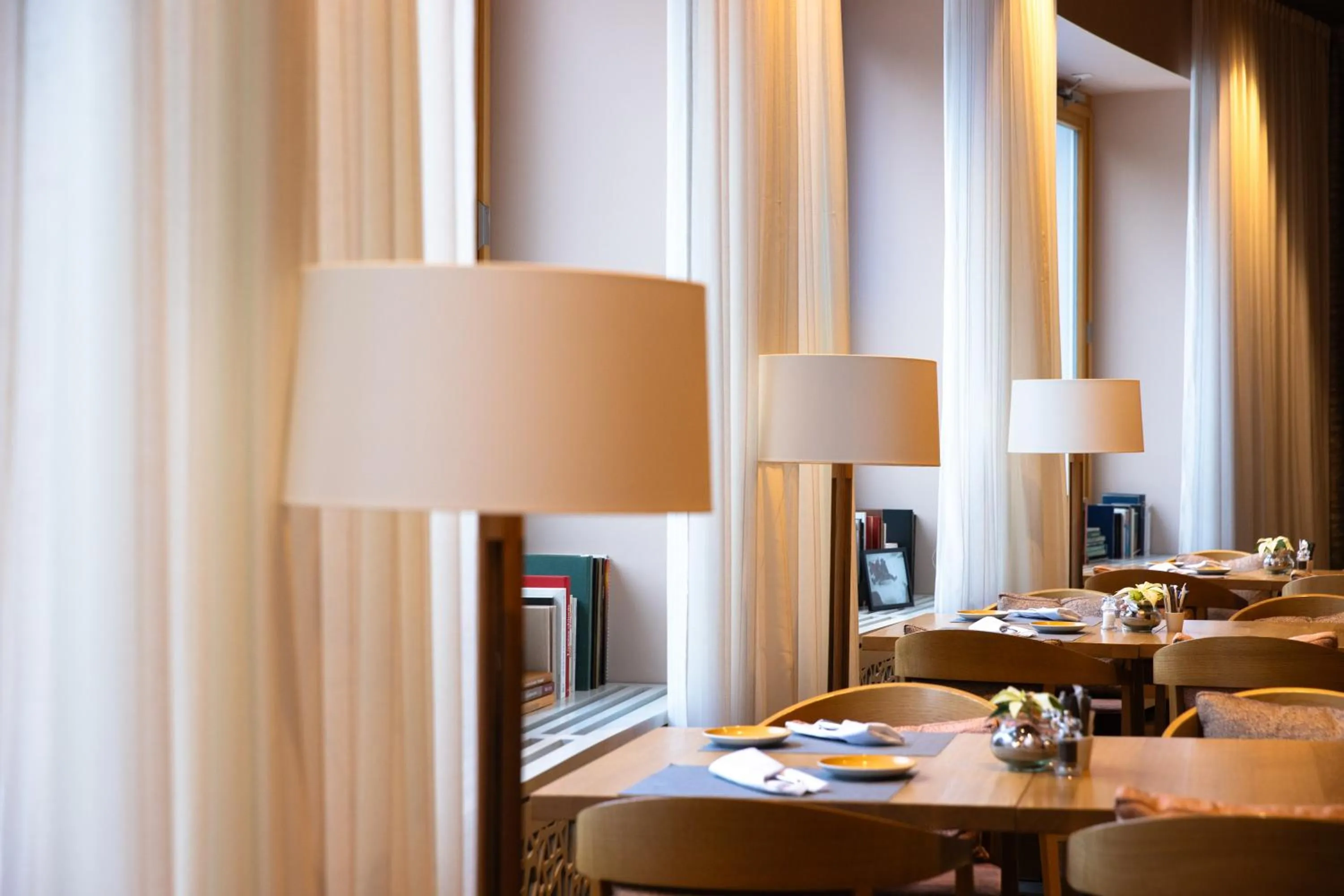 Restaurant/places to eat in Hotel Adula