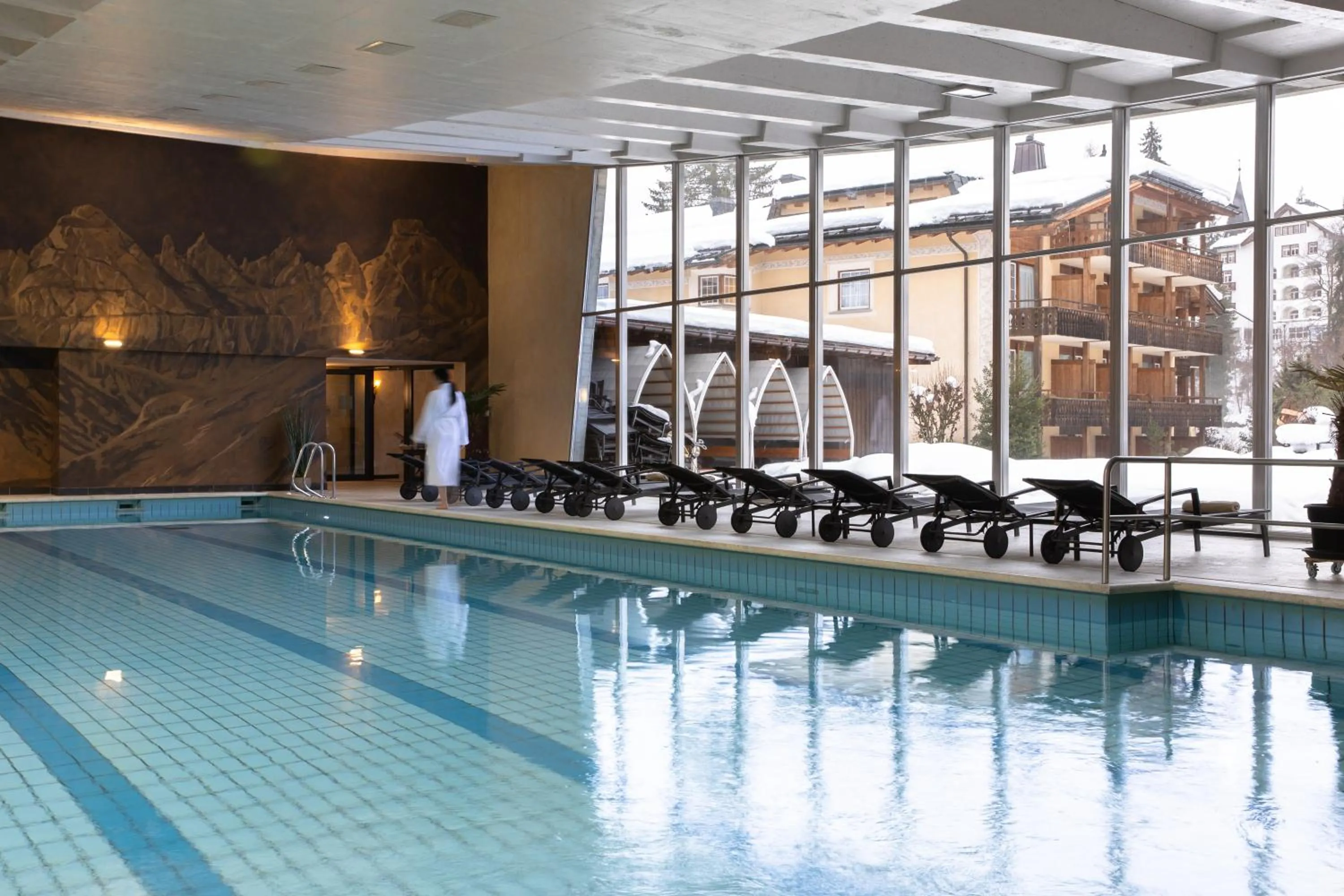 Swimming pool in Hotel Adula