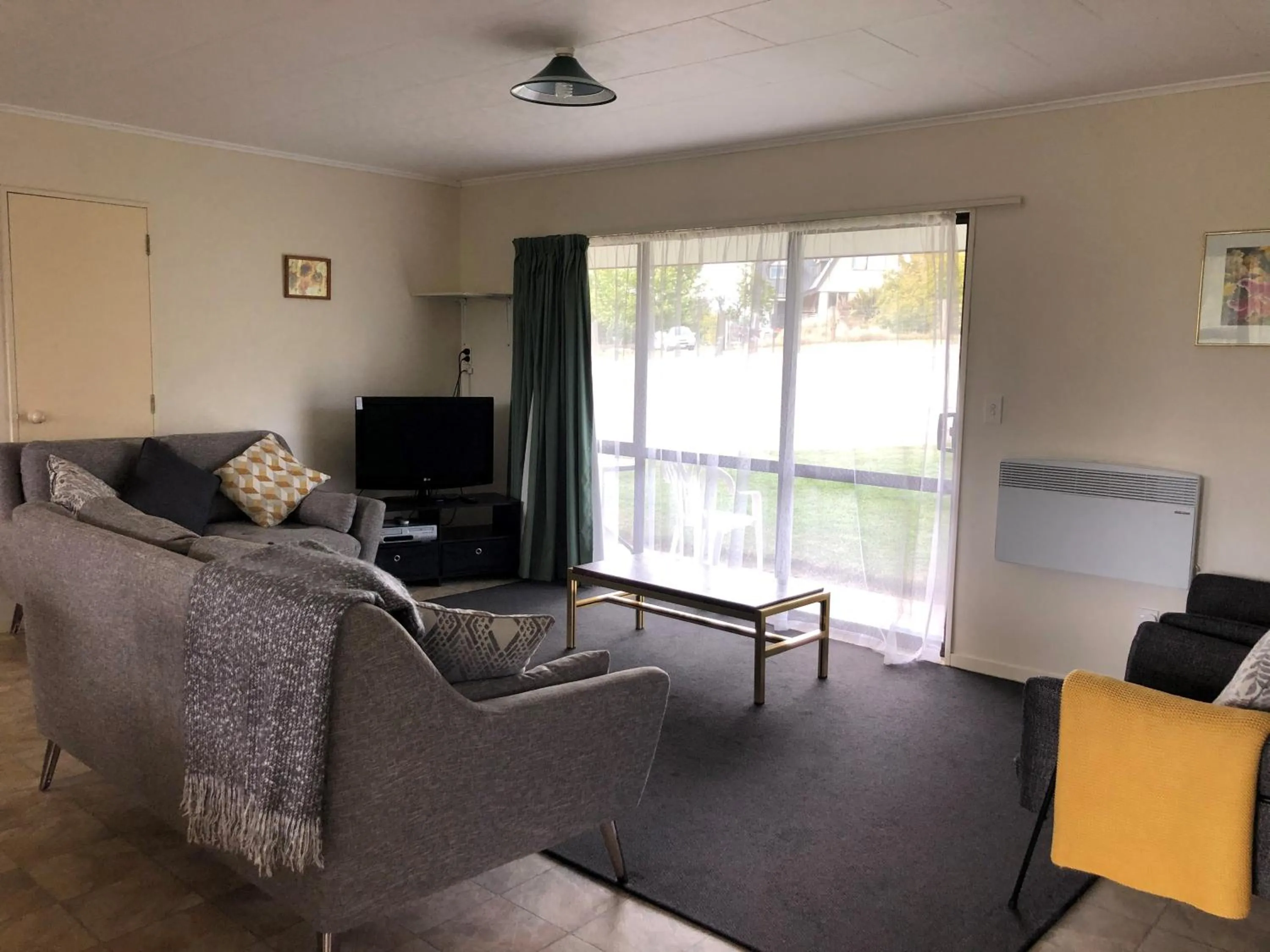 Living room in Alexandra Garden Court Motel