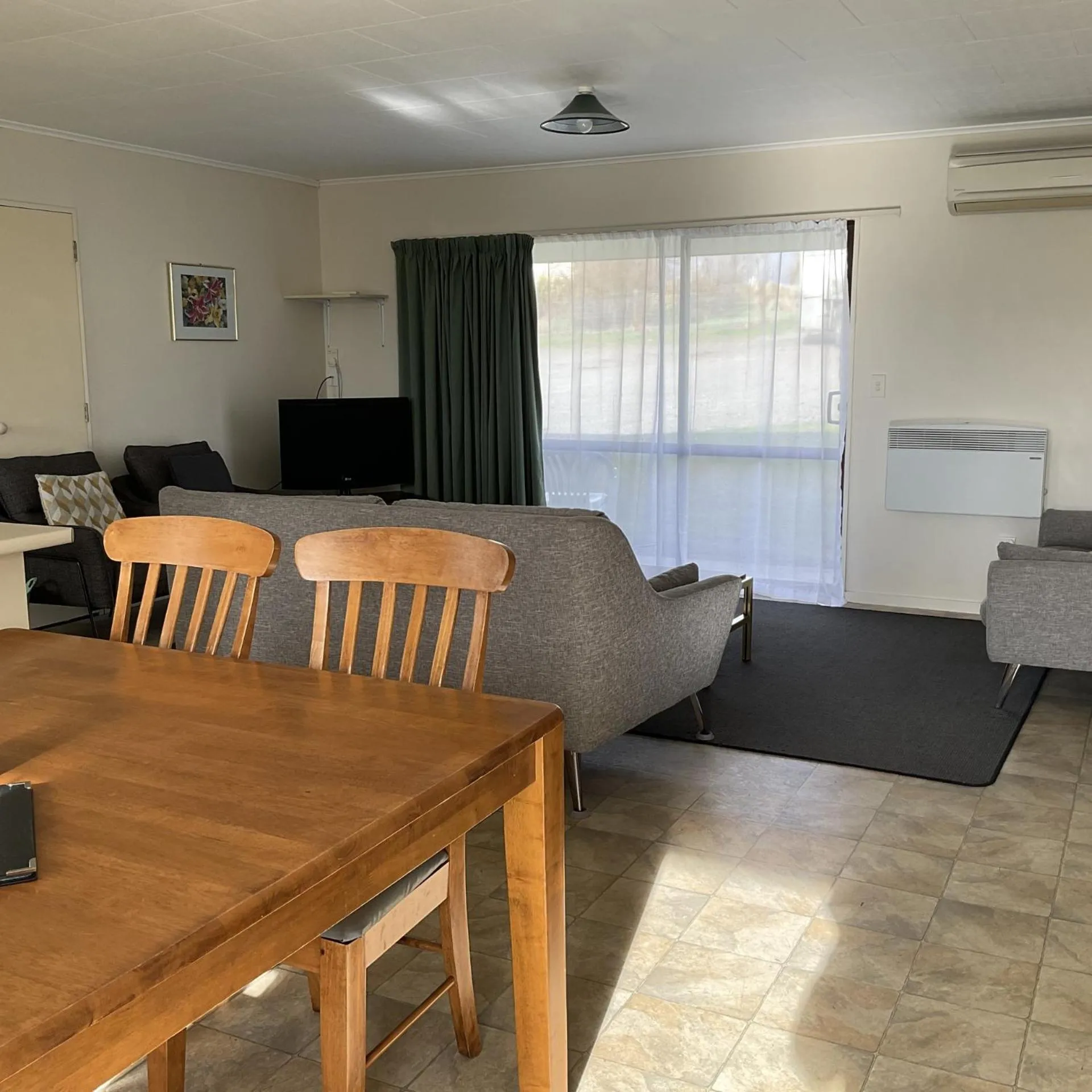 Dining area in Alexandra Garden Court Motel