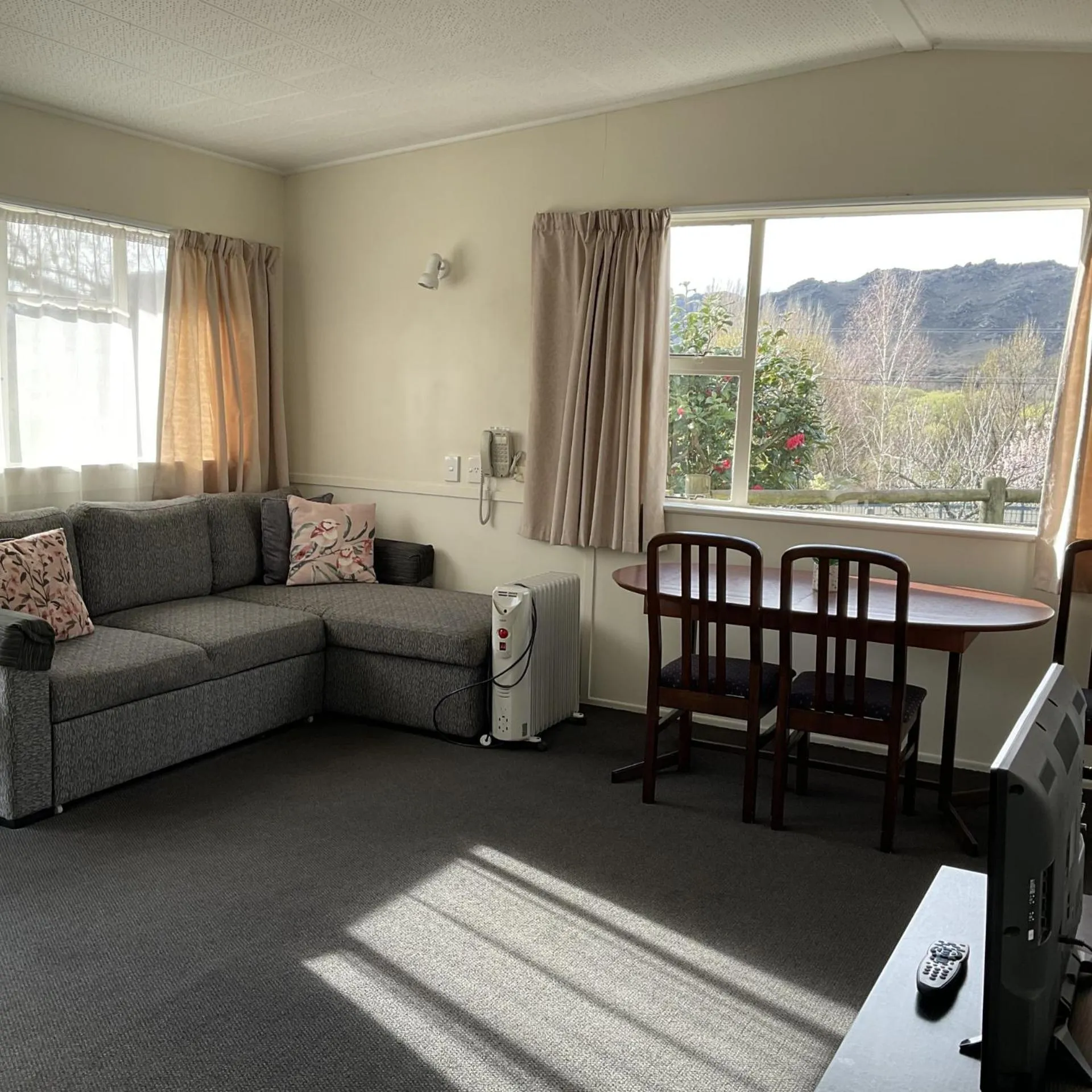 Living room in Alexandra Garden Court Motel
