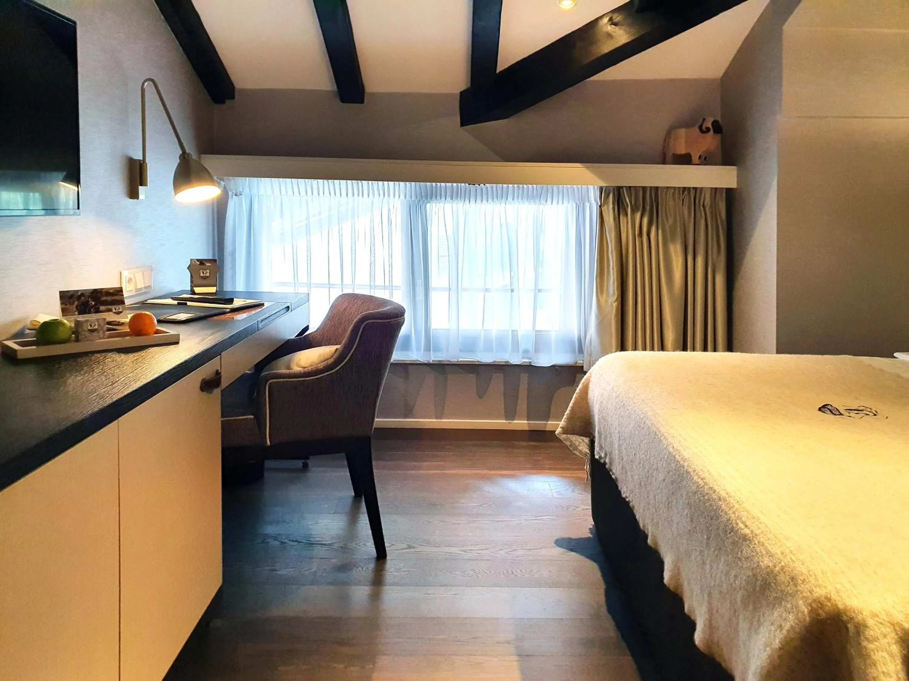 Bedroom, Bed in Wellness Hotel Alpenhof