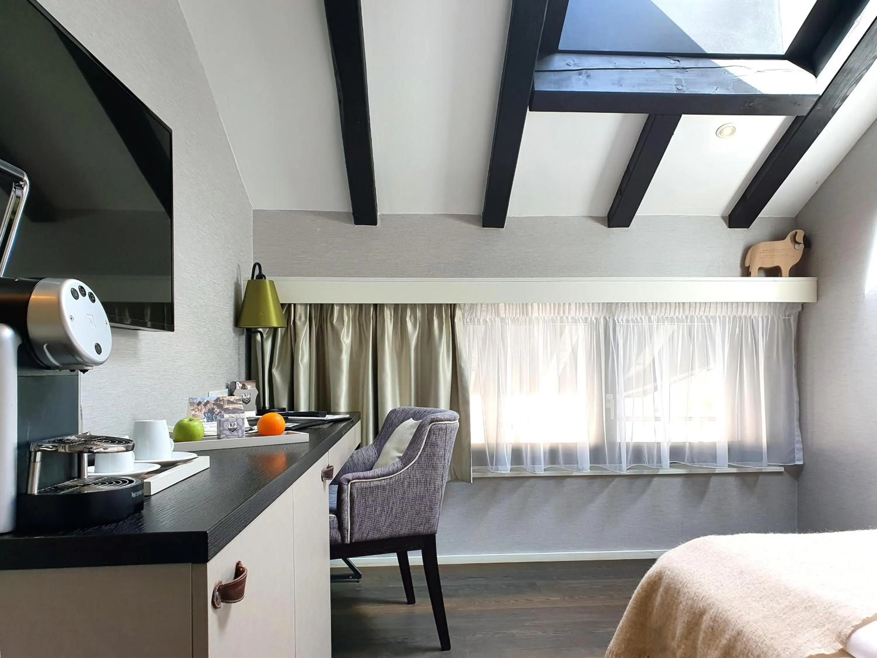 Bedroom, Bed in Wellness Hotel Alpenhof