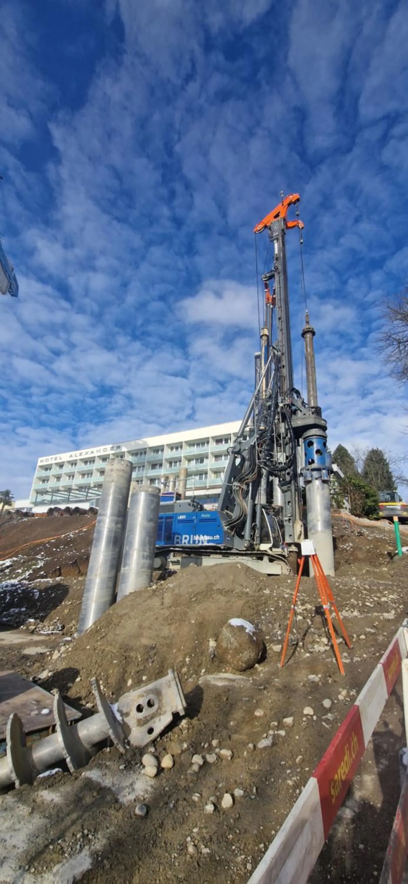 Property building in Hotel Alexander