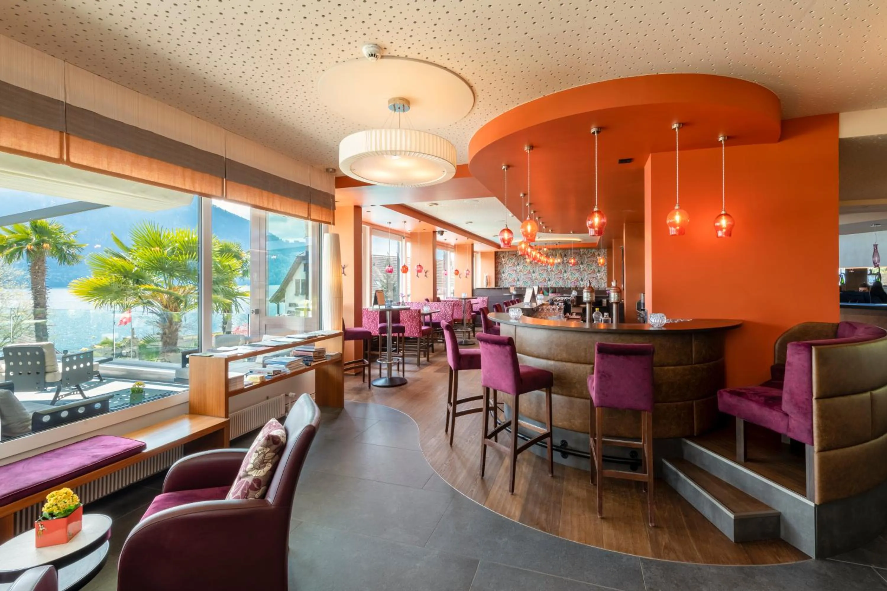 Restaurant/places to eat in Hotel Alexander