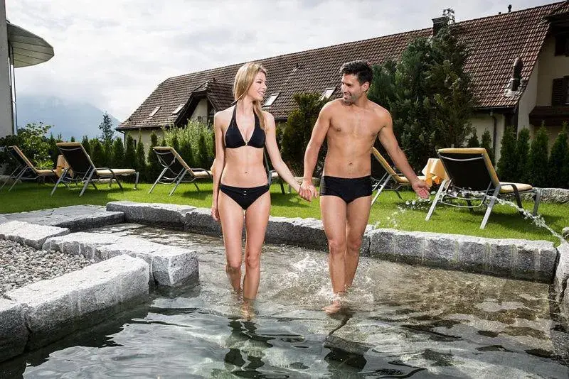 People in Hotel Alexander People in Hotel Alexander