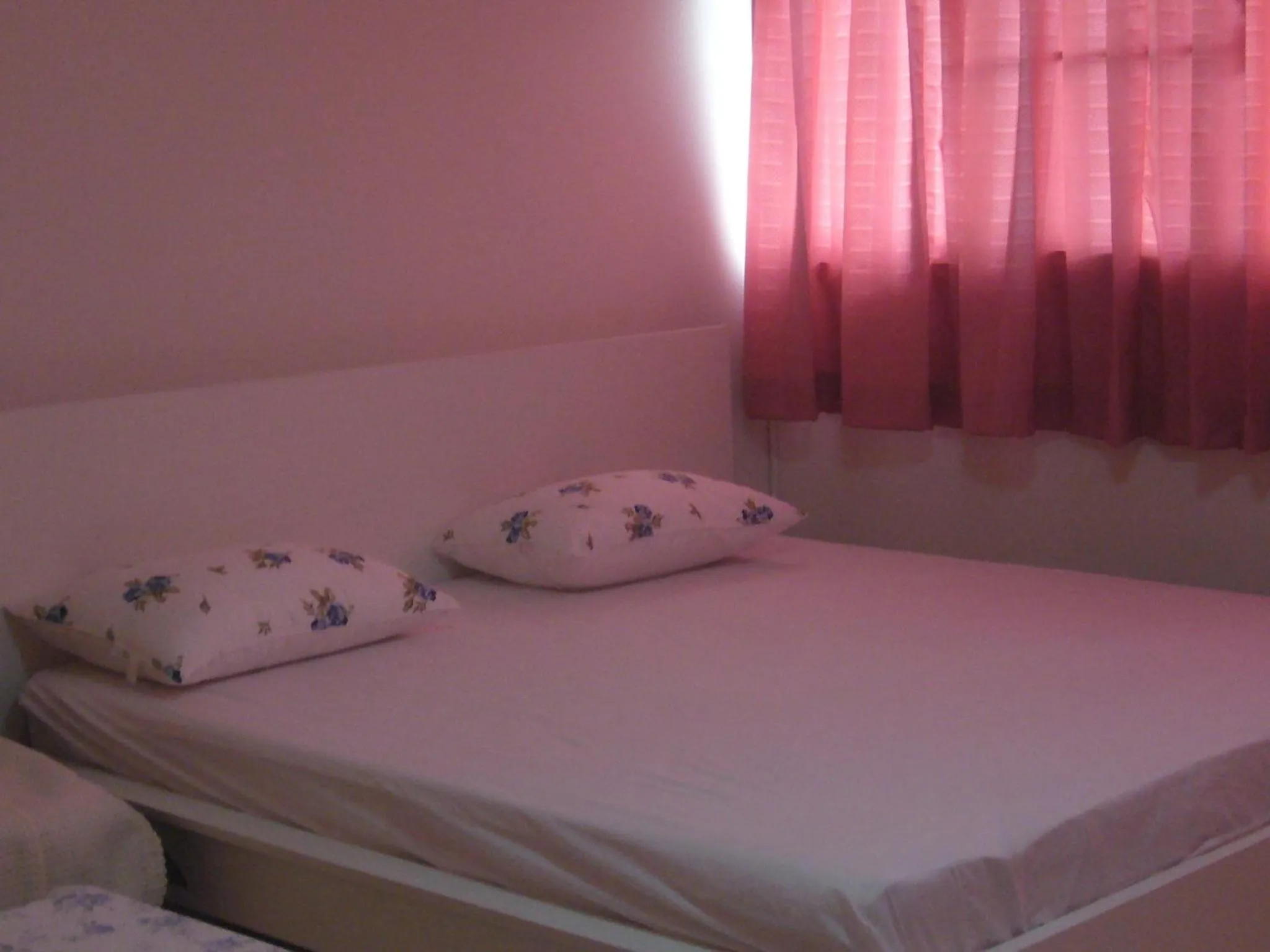 Bed in DMK Don Mueang Airport Guest House