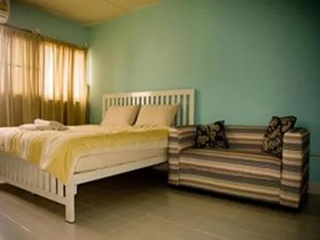 Bed in DMK Don Mueang Airport Guest House