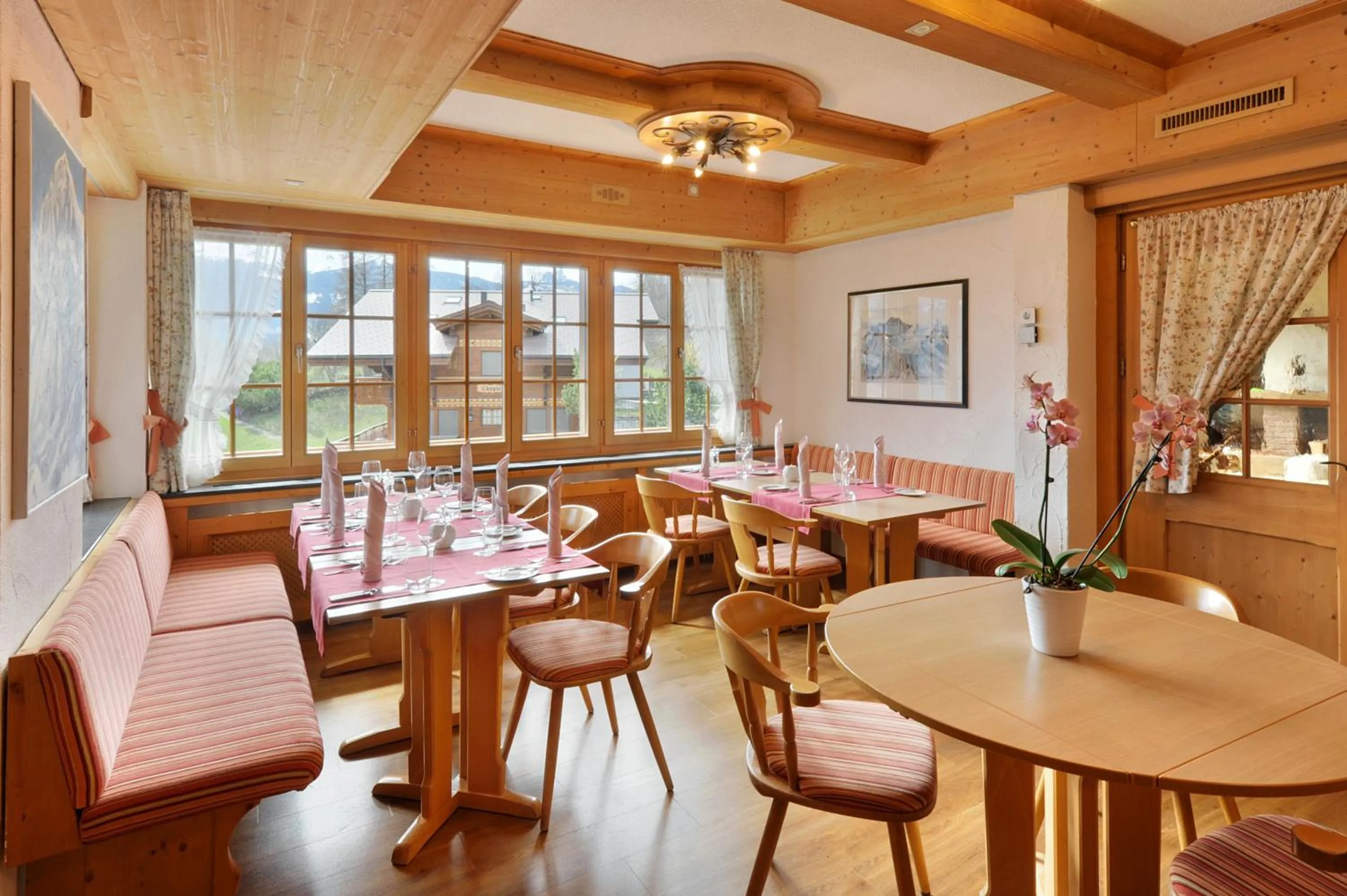 Restaurant/places to eat in Hotel Kirchbühl Superior