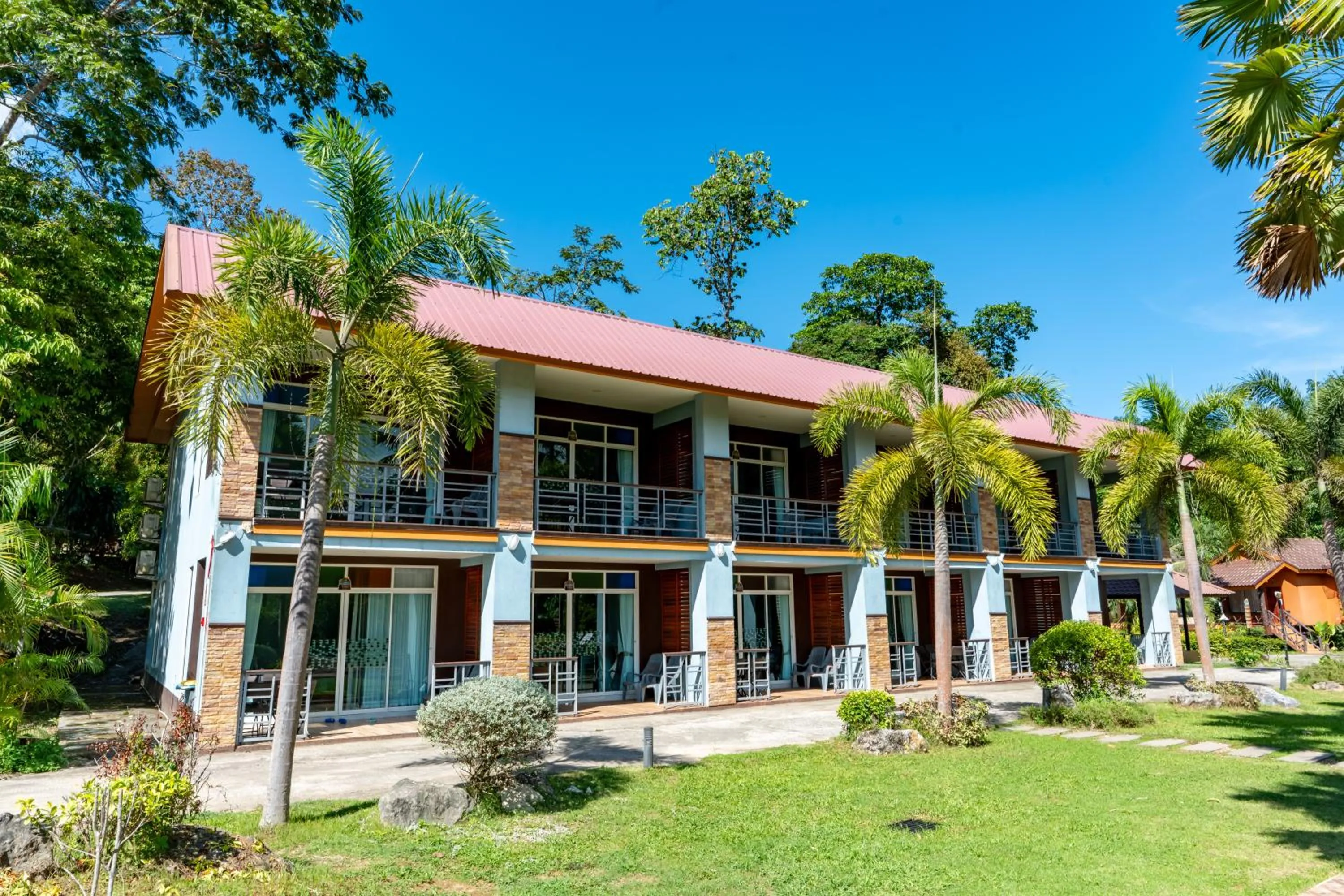 Khaosok Rainforest Resort