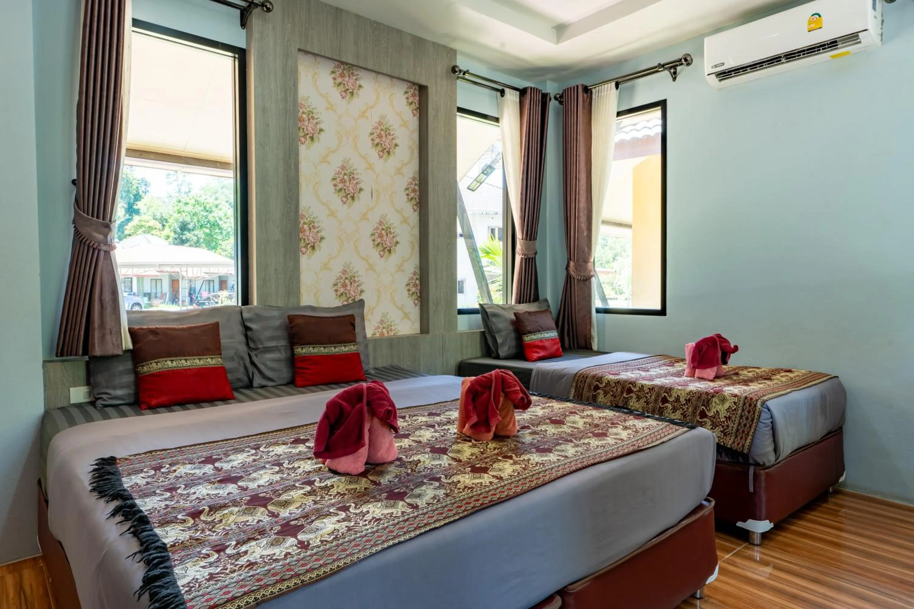 Bed in Khaosok Rainforest Resort