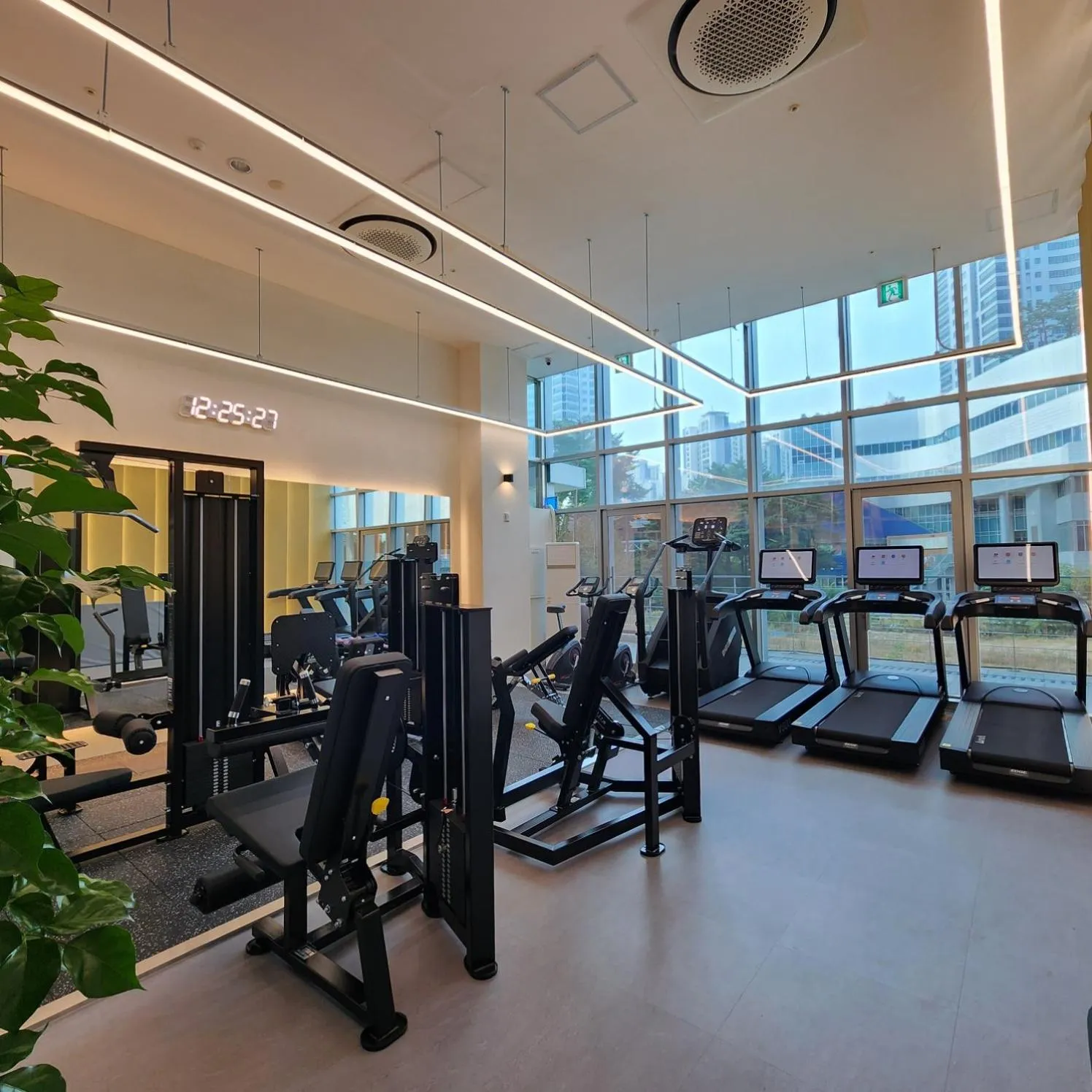 Fitness centre/facilities in Staz Hotel Premier Dongtan