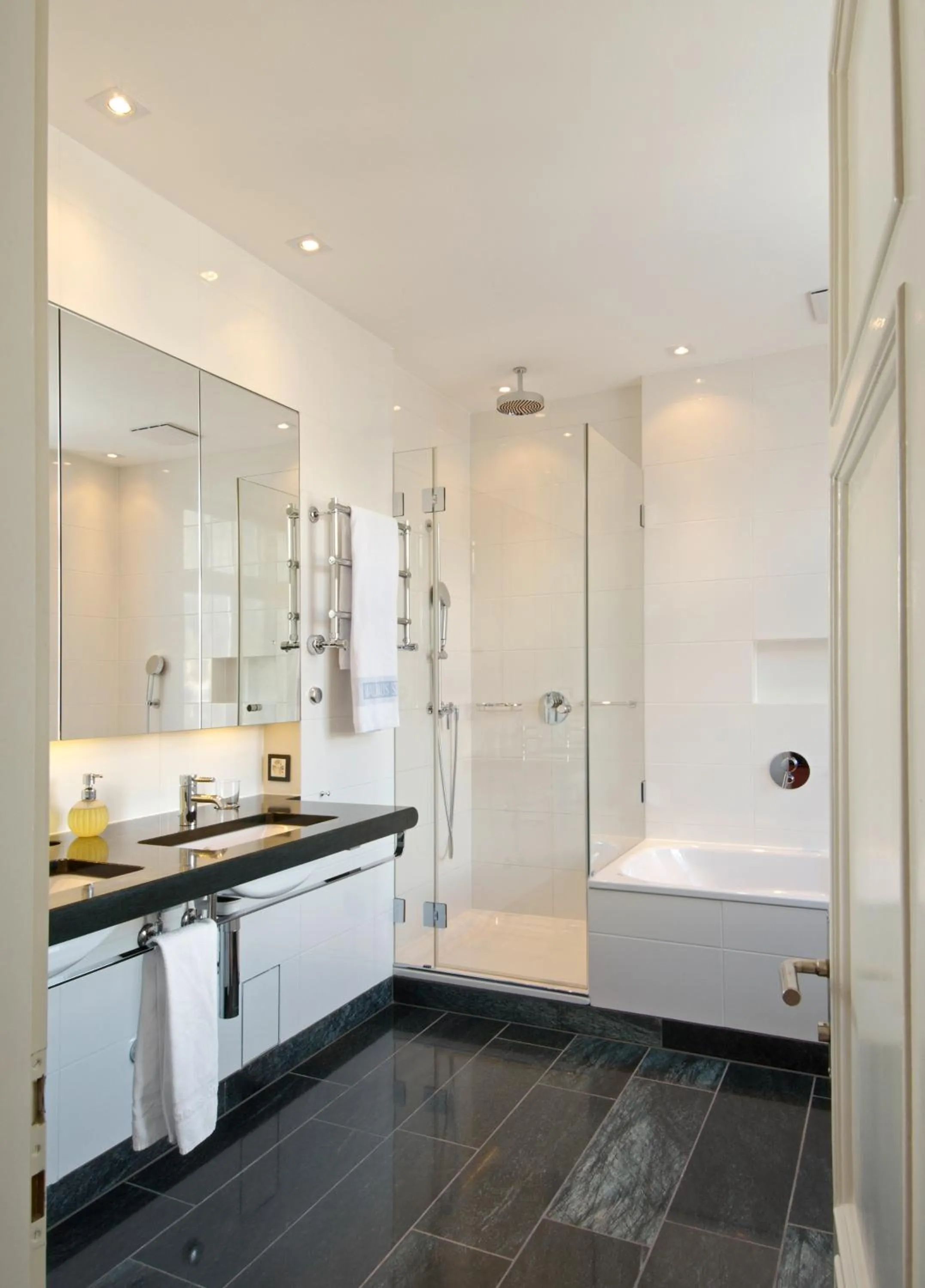 Photo of the whole room in Hotel Waldhaus Sils