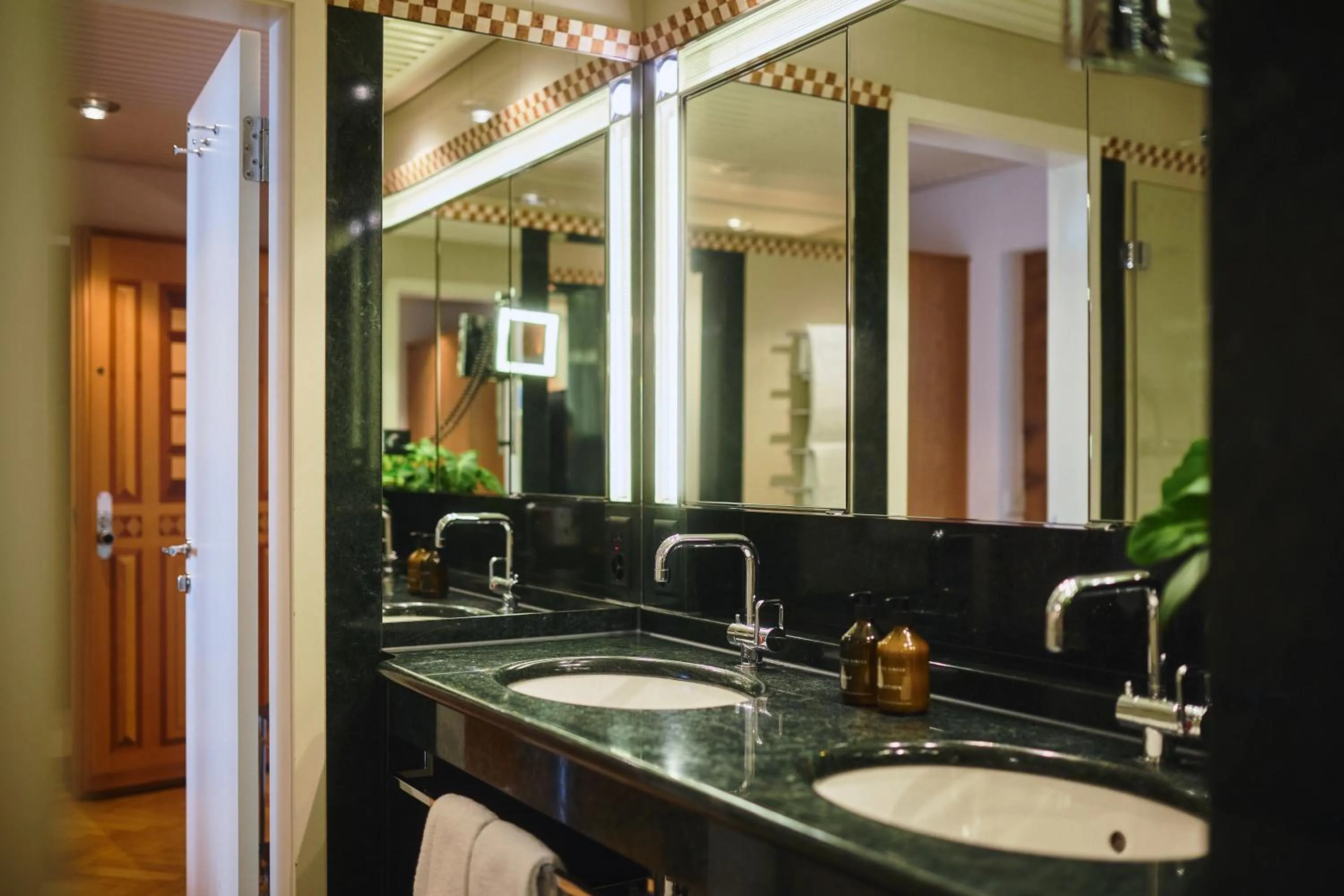 Widder Hotel - Zurichs Luxury Hideaway