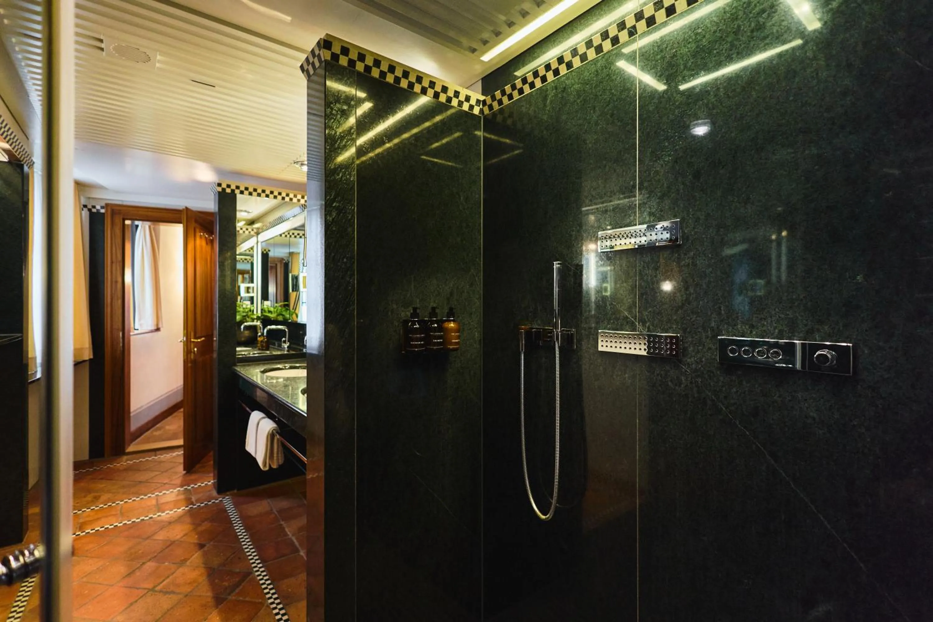 Widder Hotel - Zurichs Luxury Hideaway