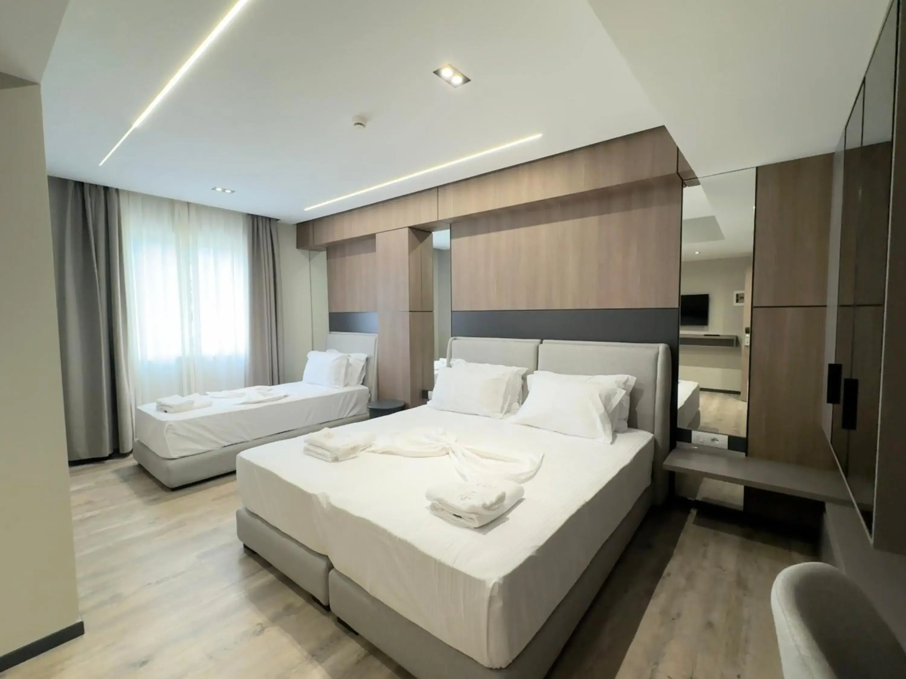 Triple Room with Bath in Hotel Liss Triple Room with Bath in Hotel Liss