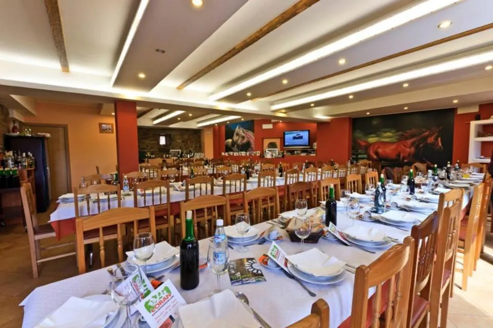 Restaurant/places to eat in Casa Cazoleiro