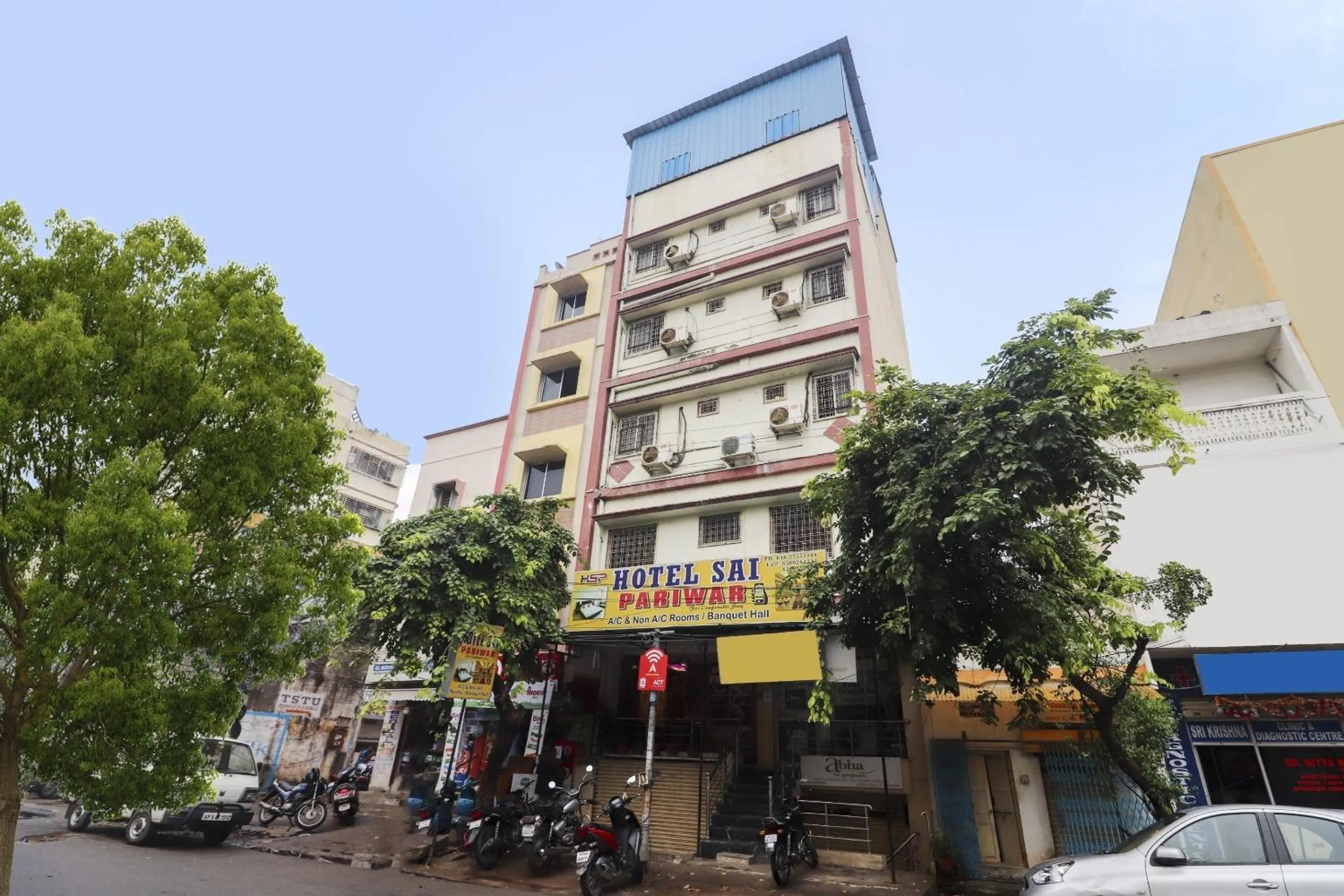 Facade/entrance in Hotel O Sai Pariwar