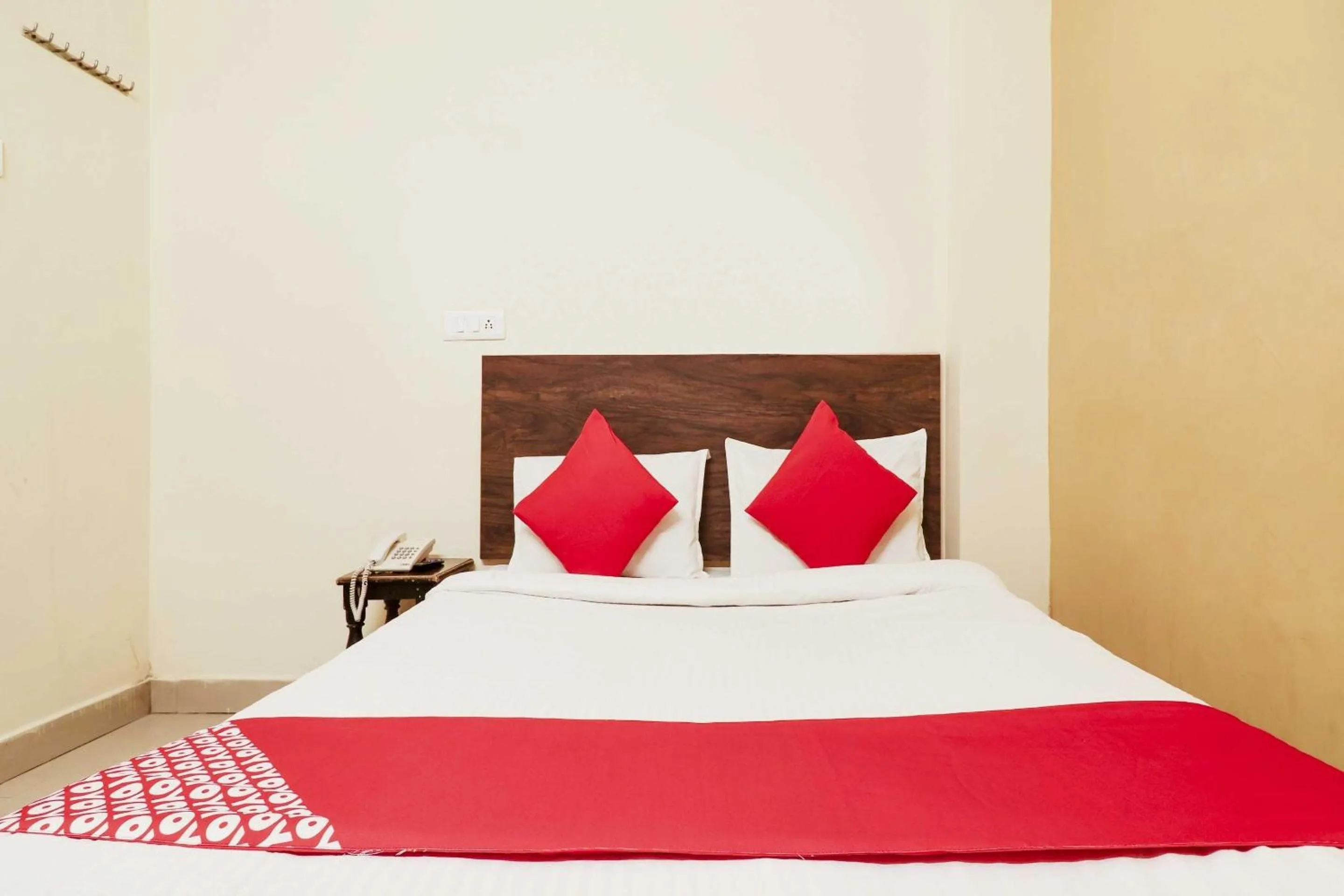 Bedroom in Hotel O Sai Pariwar