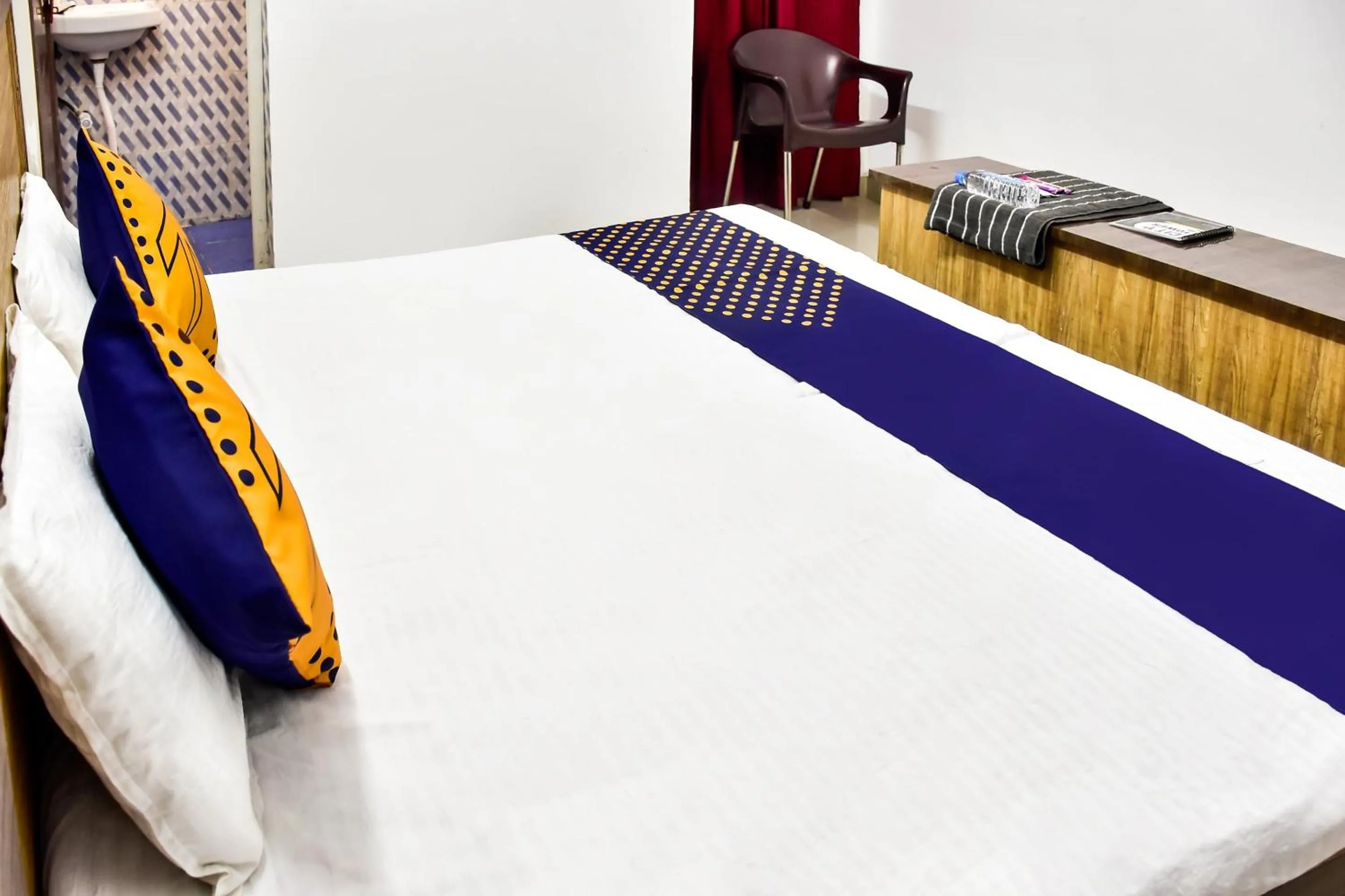 Bedroom, Bed in SPOT ON City Tower Inn