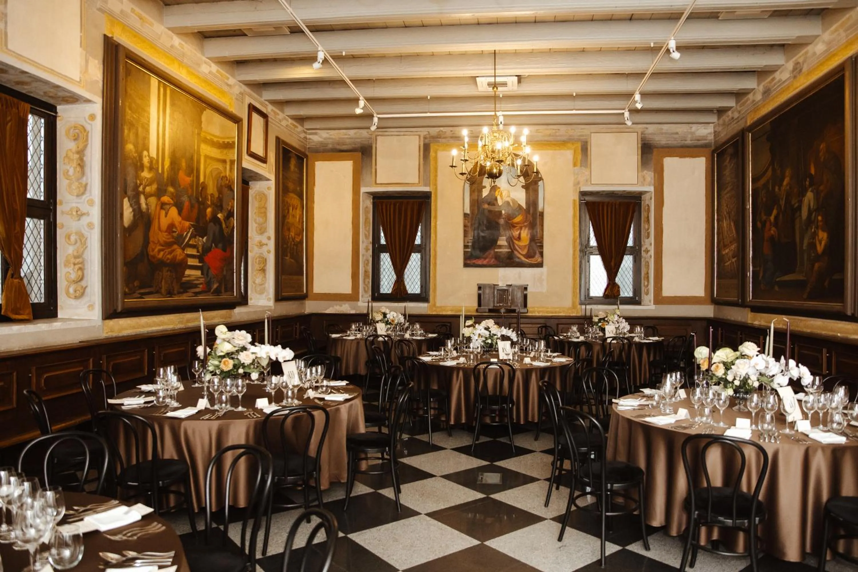 Banquet/Function facilities in Monte Pacis Hotel In Pažaislis