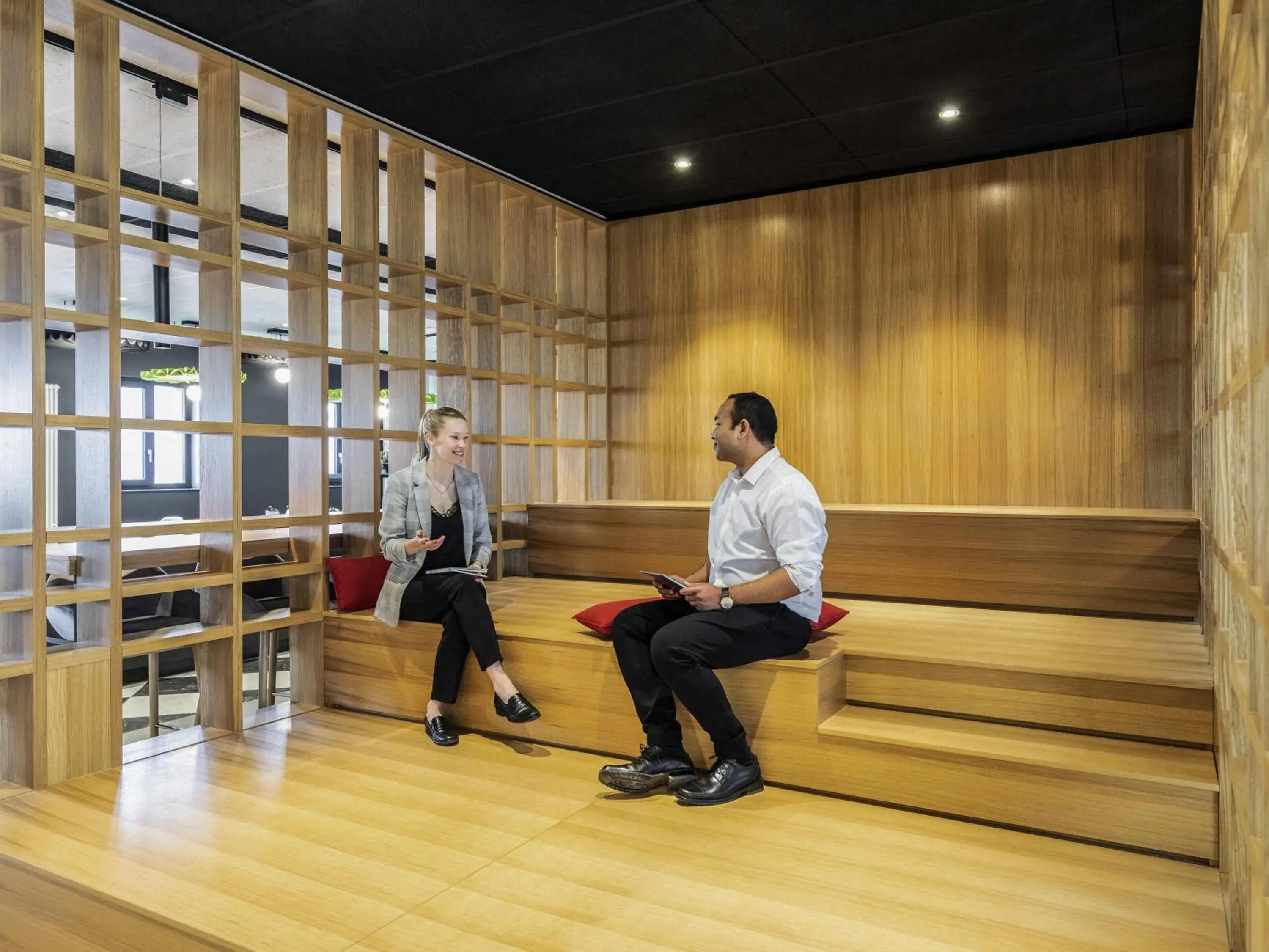 Restaurant/places to eat in ibis Duesseldorf Airport Restaurant/places to eat in ibis Duesseldorf Airport