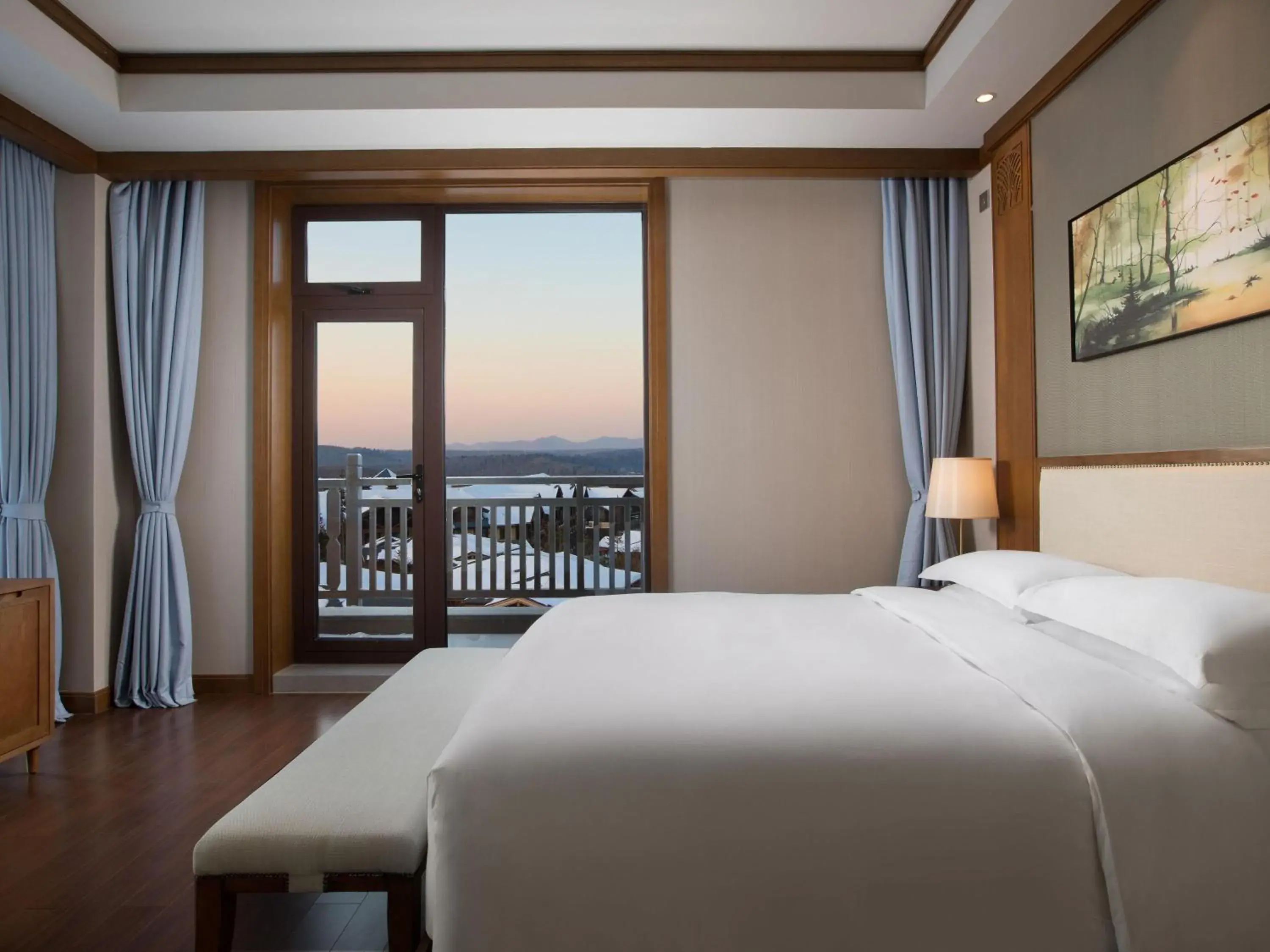 Bedroom, Bed in Swissôtel Resort Changbaishan Bedroom, Bed in Swissôtel Resort Changbaishan