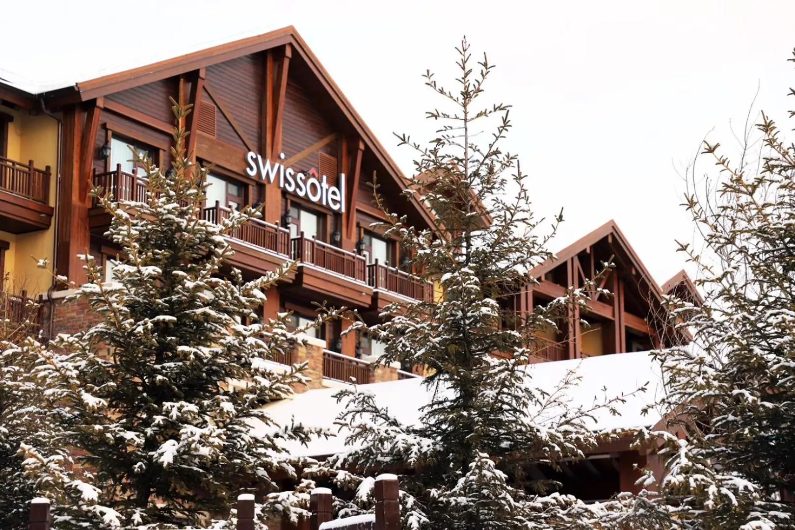 Property building in Swissôtel Resort Changbaishan