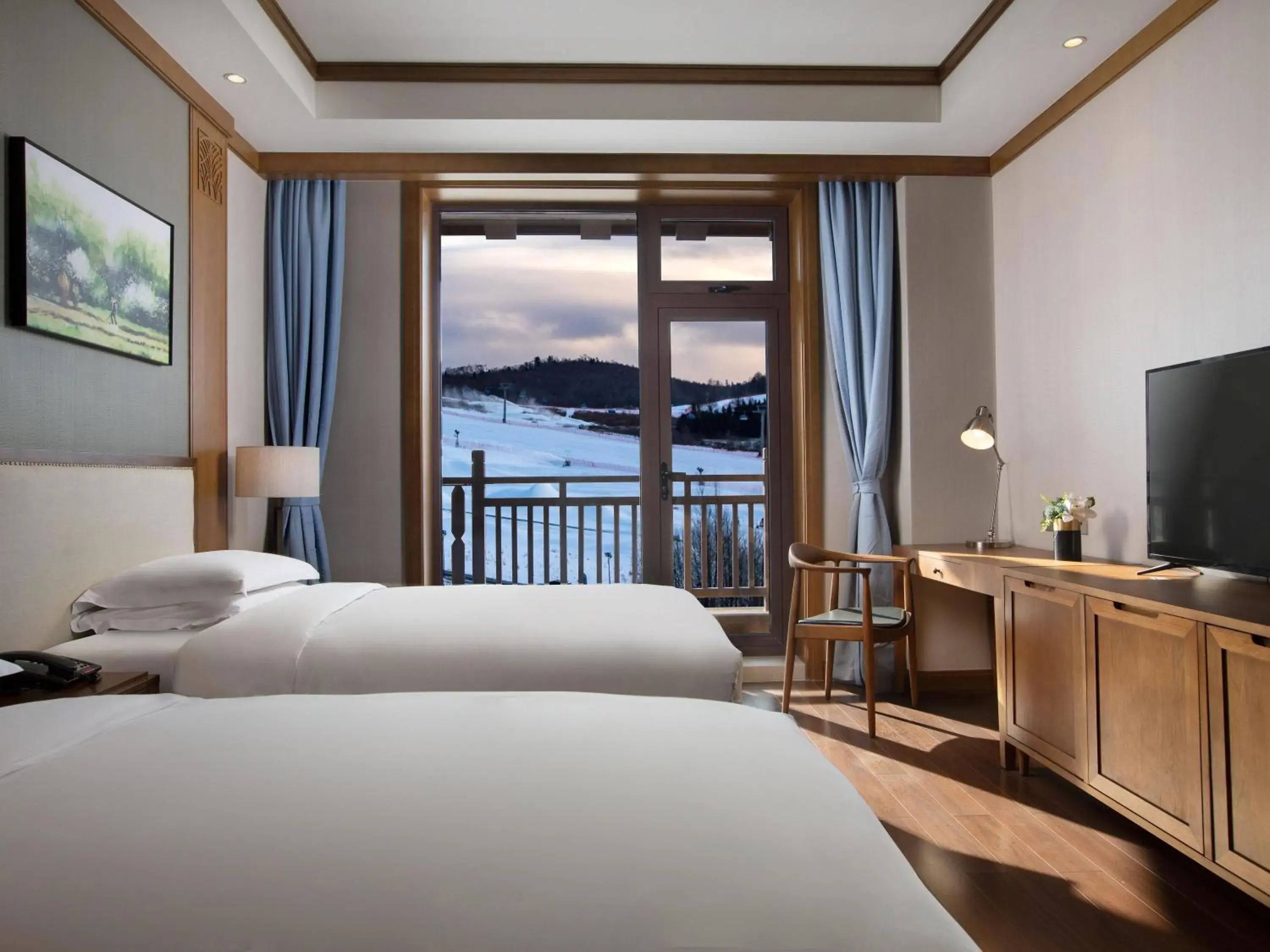 Bedroom, Bed in Swissôtel Resort Changbaishan Bedroom, Bed in Swissôtel Resort Changbaishan