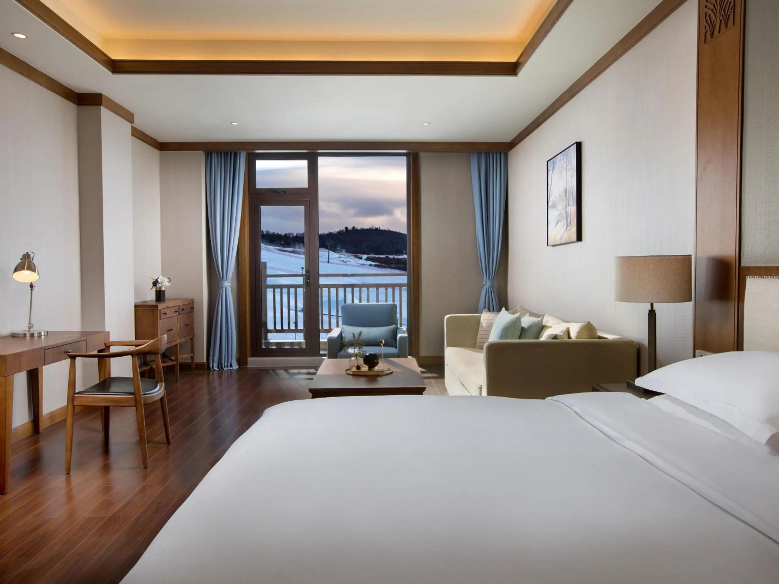 Bedroom, Bed in Swissôtel Resort Changbaishan