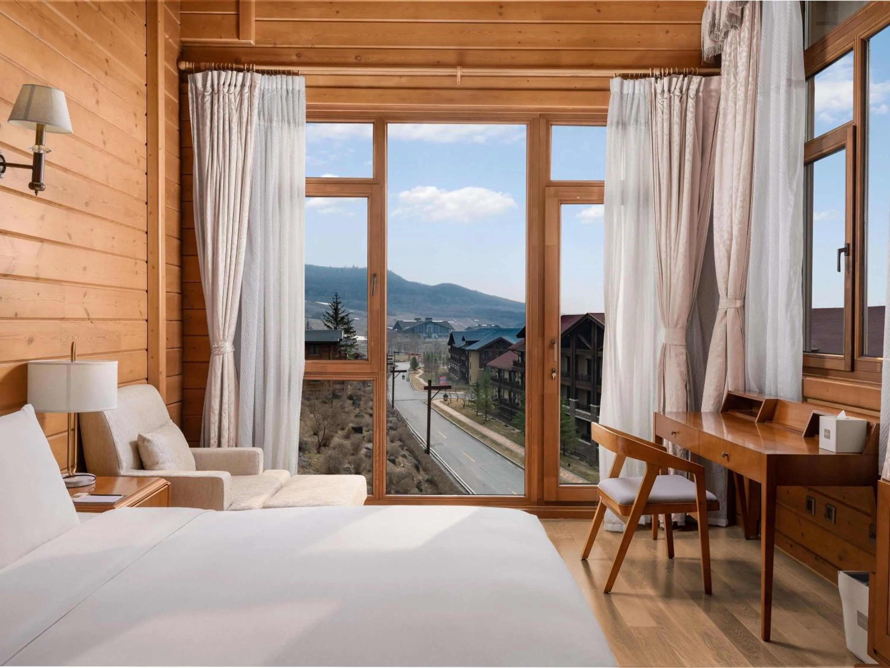 Bedroom, Bed in Swissôtel Resort Changbaishan