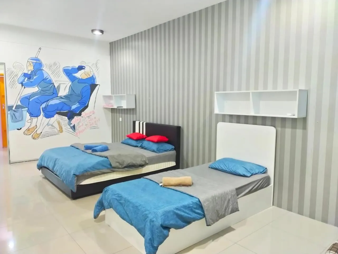 Photo of the whole room, Bed in ANTZ Village Studio