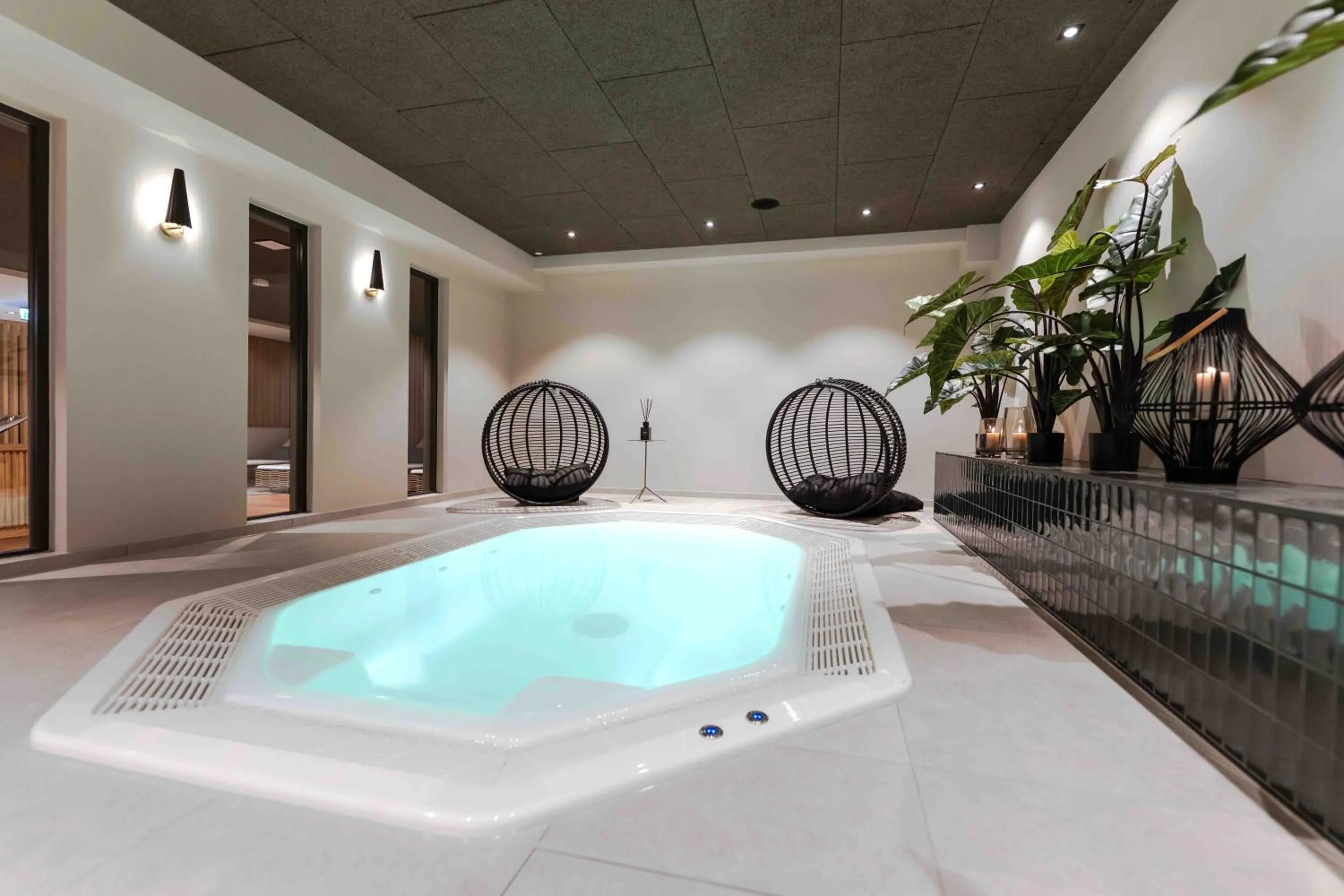 Hot Tub in Hotel Friesenhof