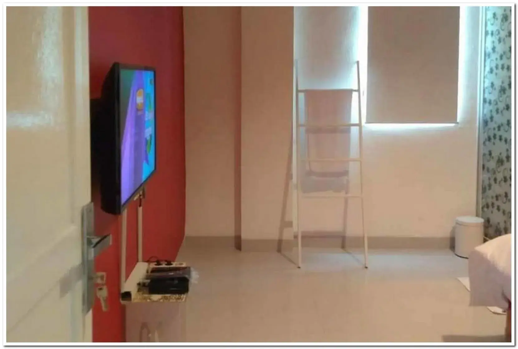 Bedroom, Bed in RedDoorz @ Sindangbarang Bogor Bedroom, Bed in RedDoorz @ Sindangbarang Bogor