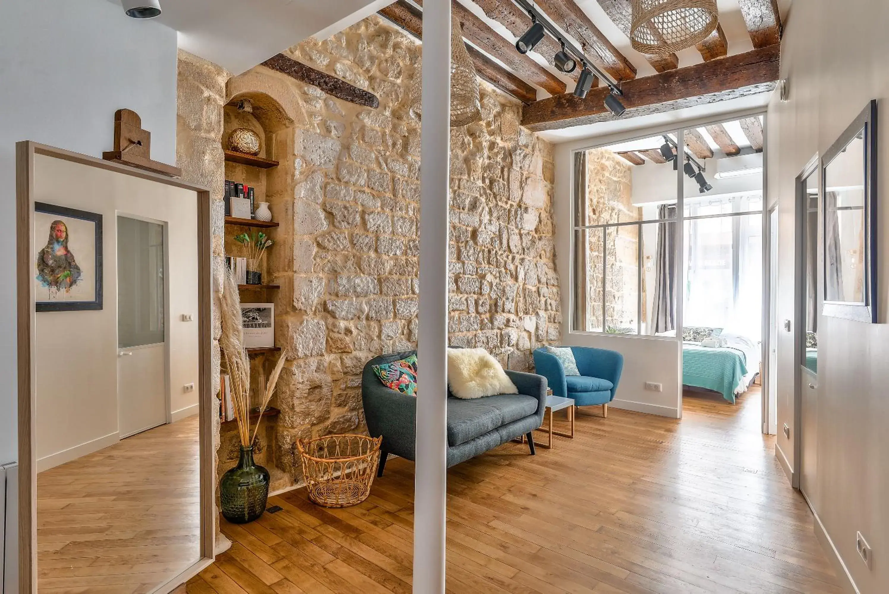 New Stunning 4 Bdrs Apt, With AC – Le Marais New Stunning 4 Bdrs Apt, With AC – Le Marais