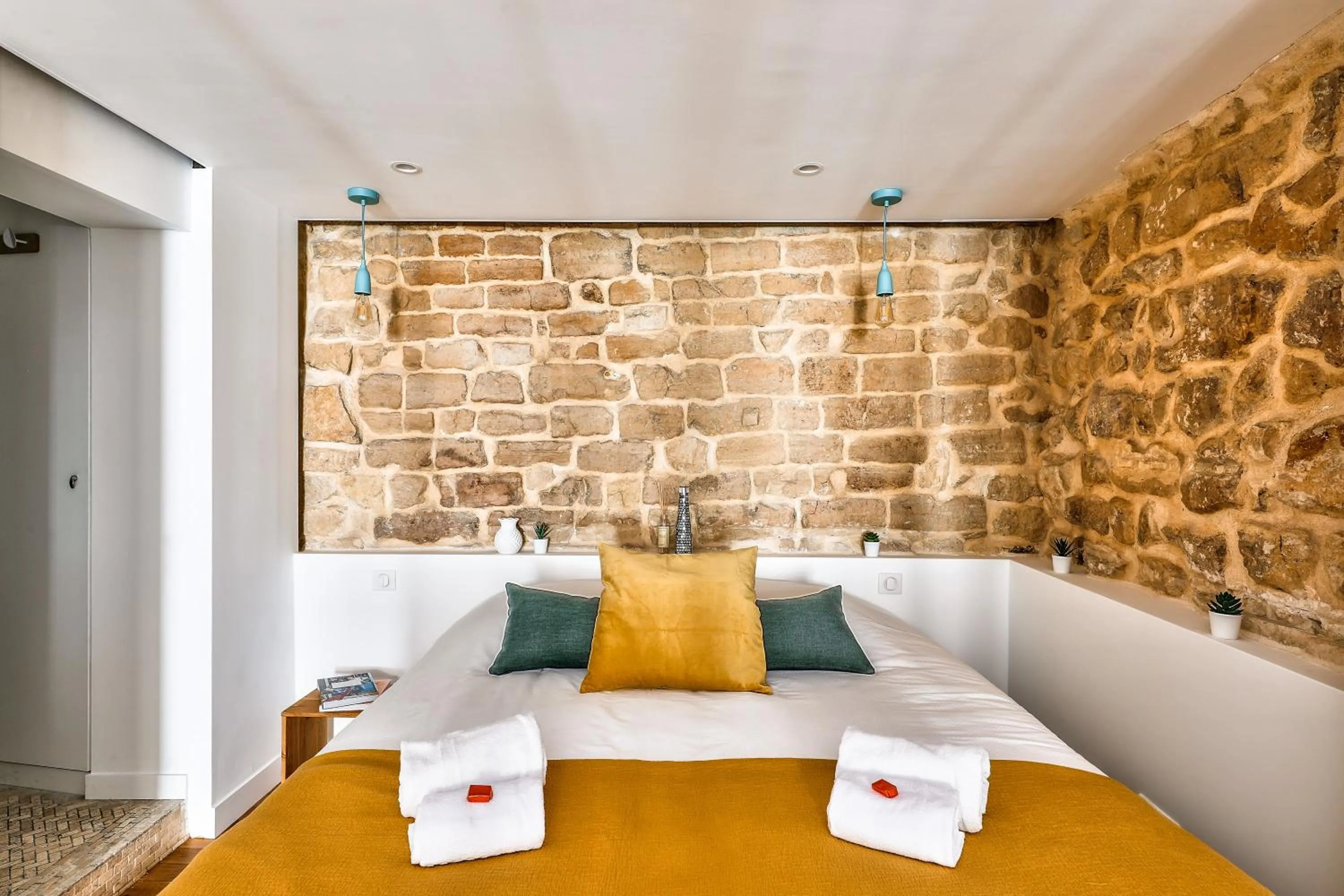 Bedroom, Bed in New Stunning 4 Bdrs Apt, With AC – Le Marais