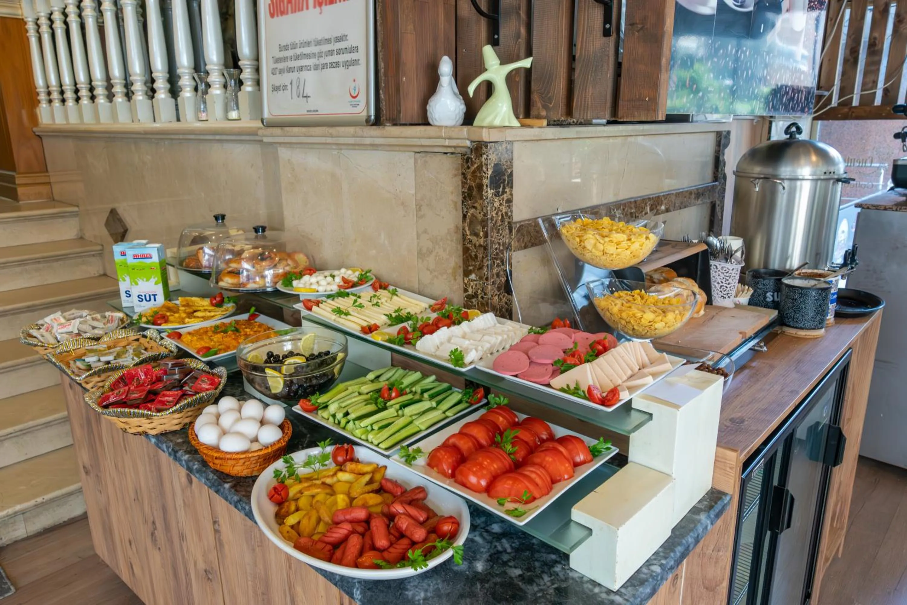 Buffet breakfast in Taksim Cuento Hotel