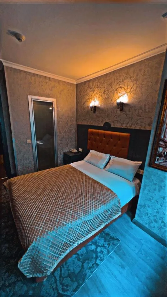 Bedroom, Bed in Taksim Cuento Hotel