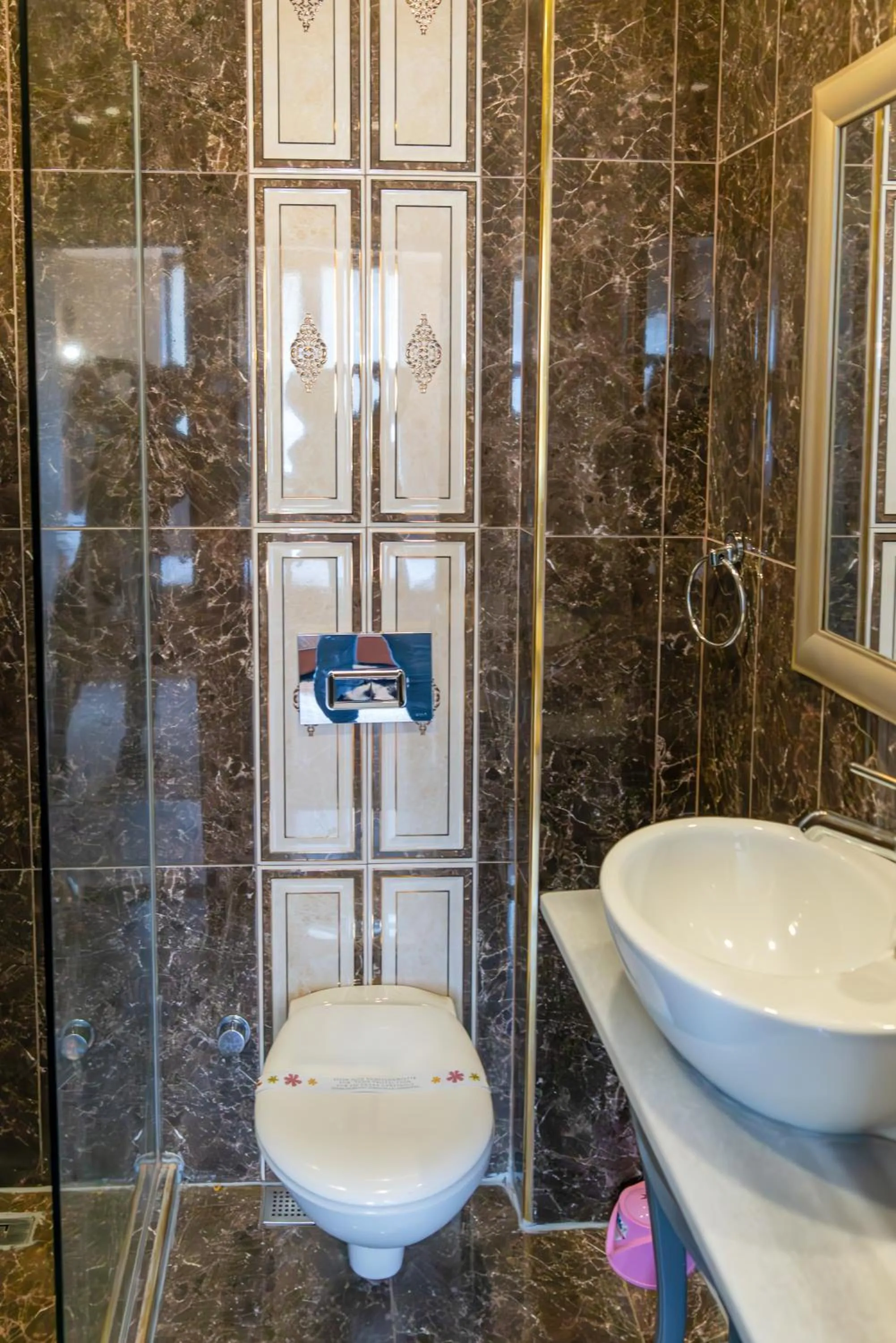 Bathroom in Taksim Cuento Hotel