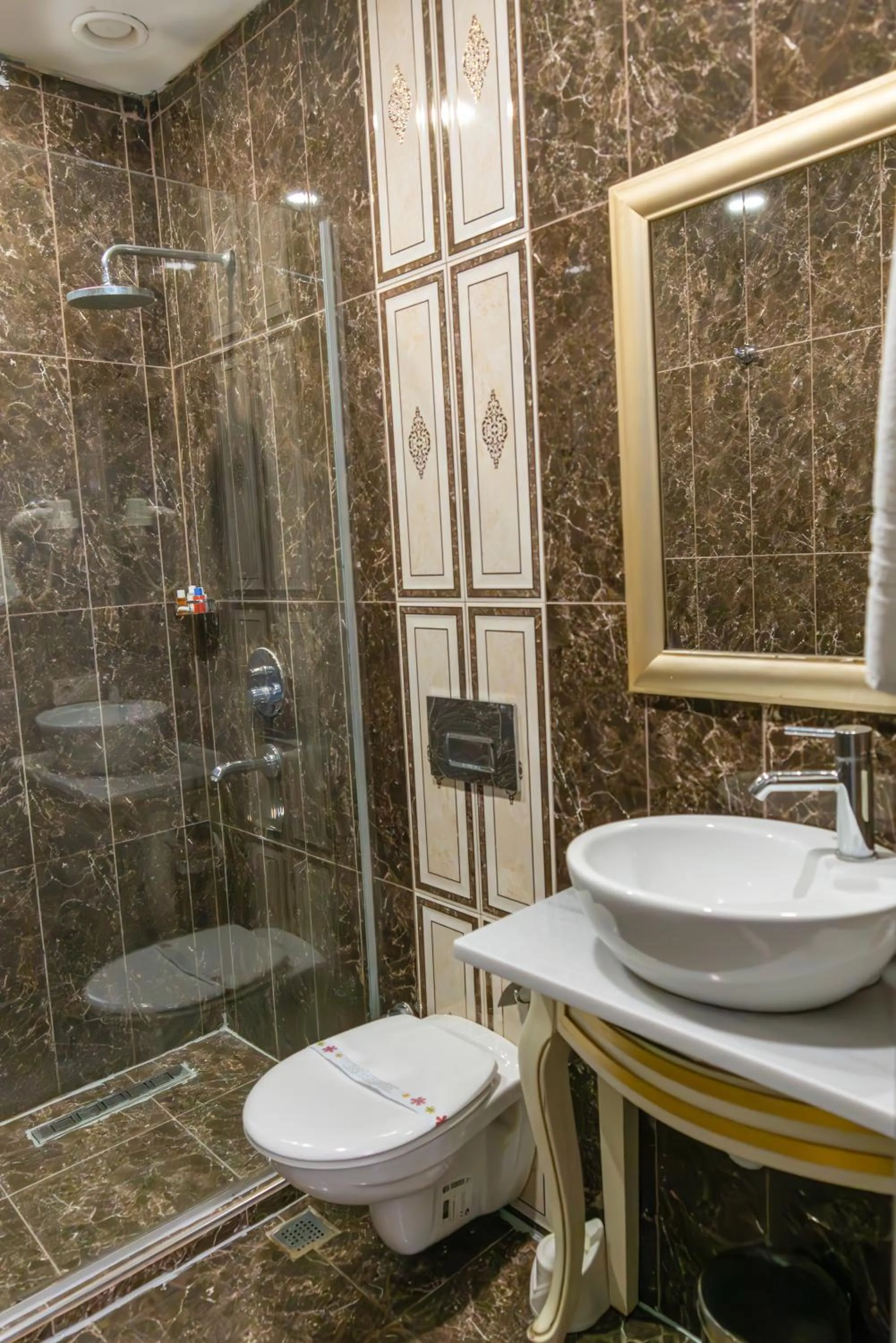 Bathroom in Taksim Cuento Hotel