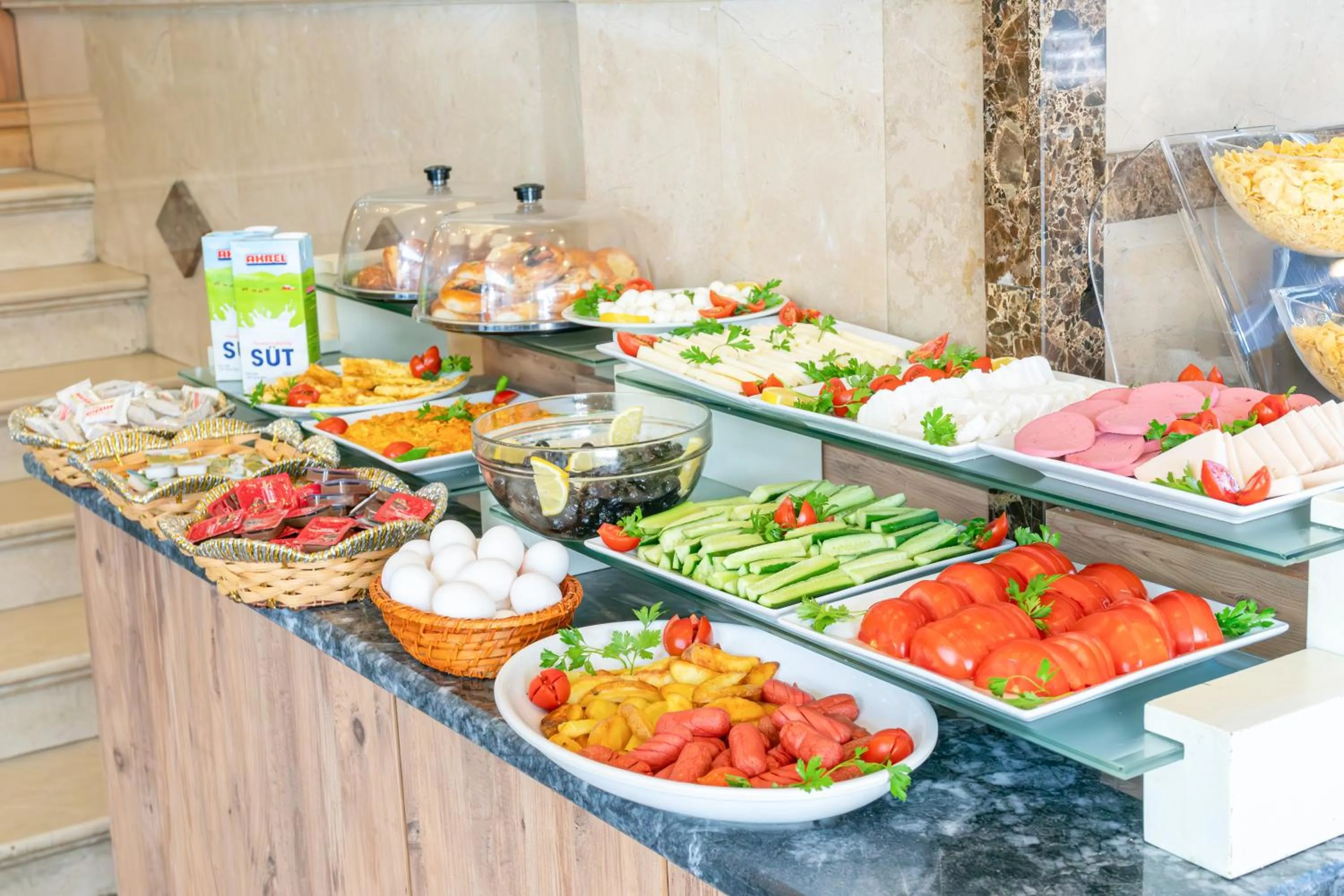 Buffet breakfast in Taksim Cuento Hotel