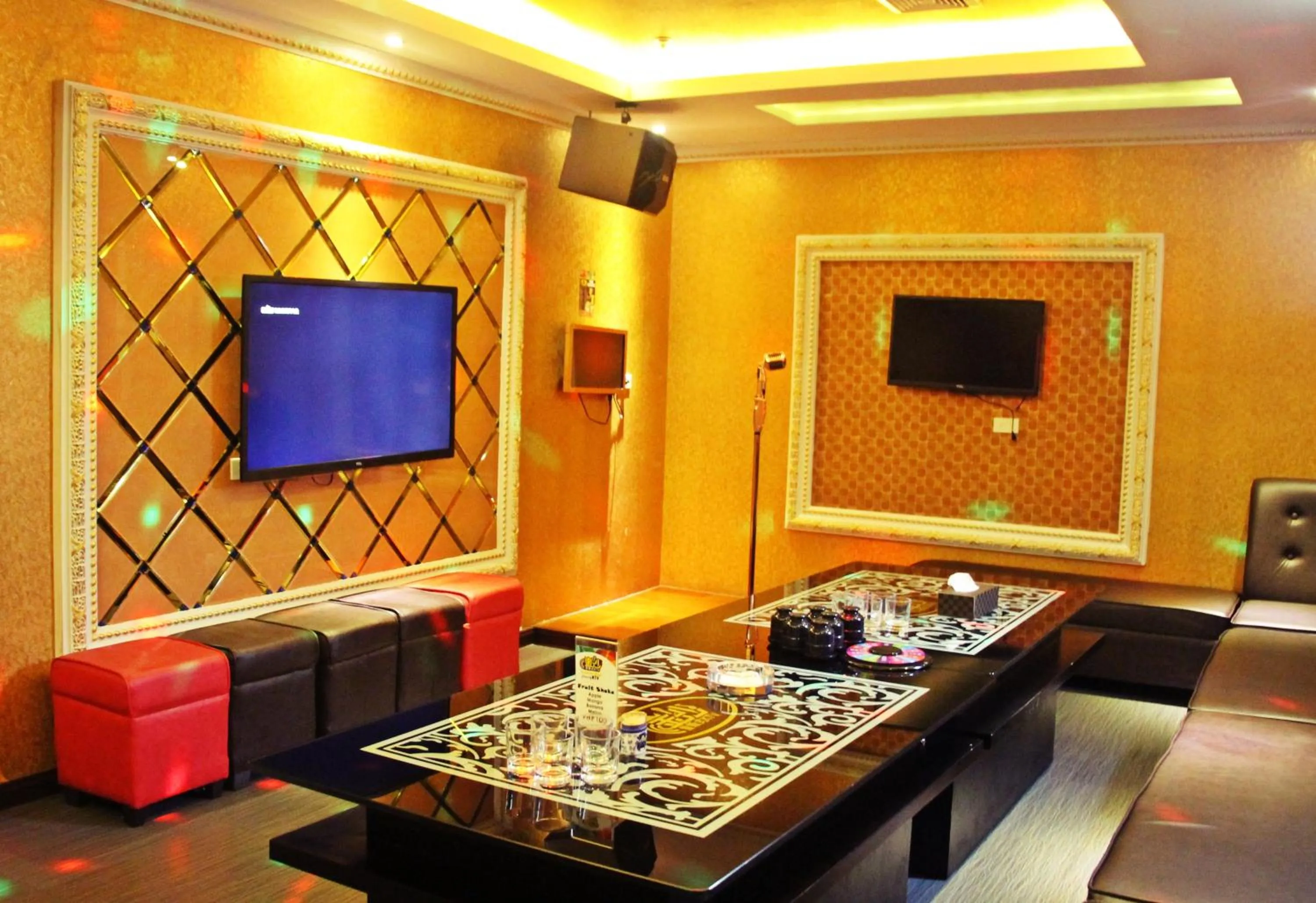 Karaoke in Dela Chambre Hotel