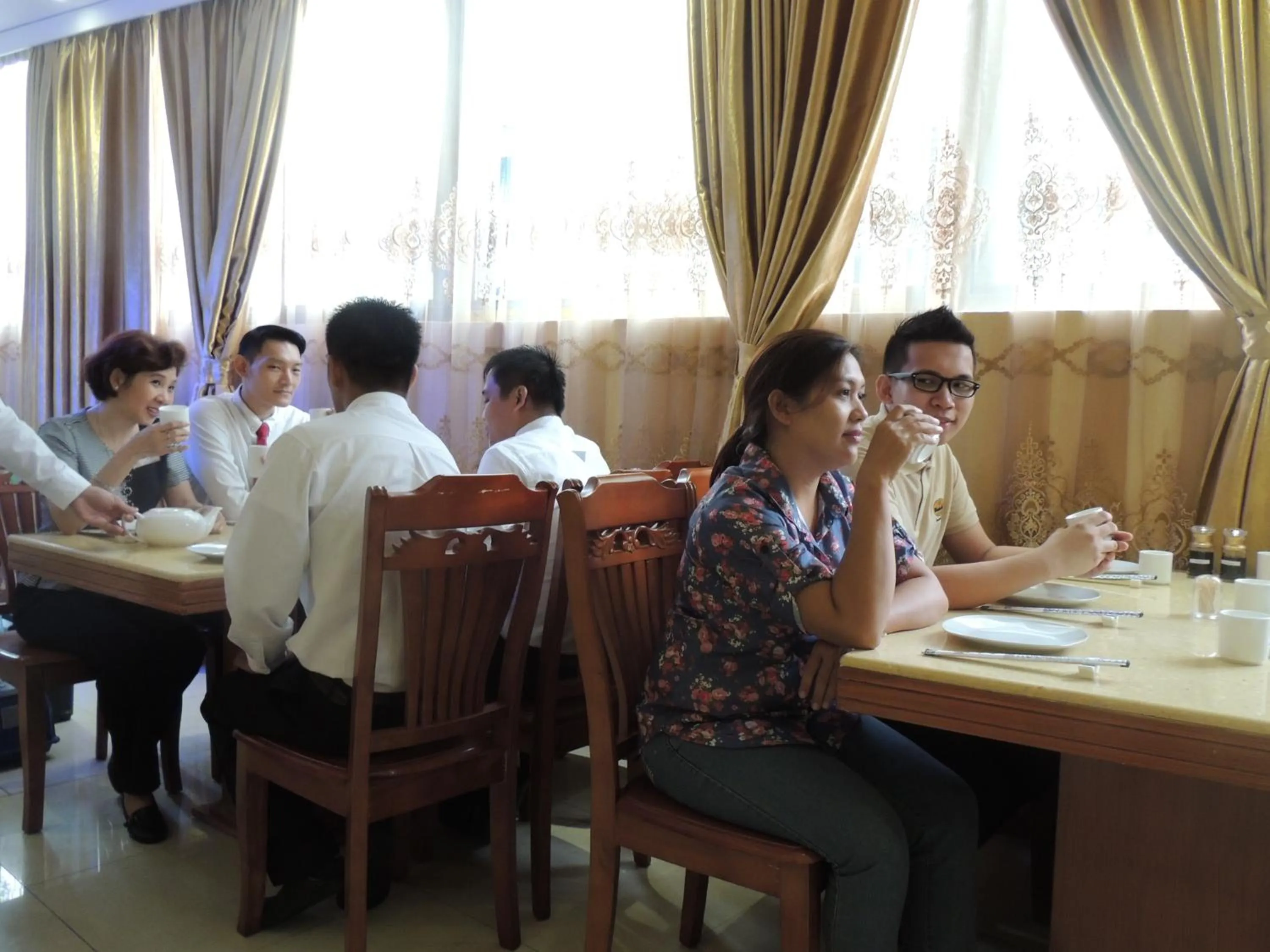 Restaurant/places to eat in Dela Chambre Hotel