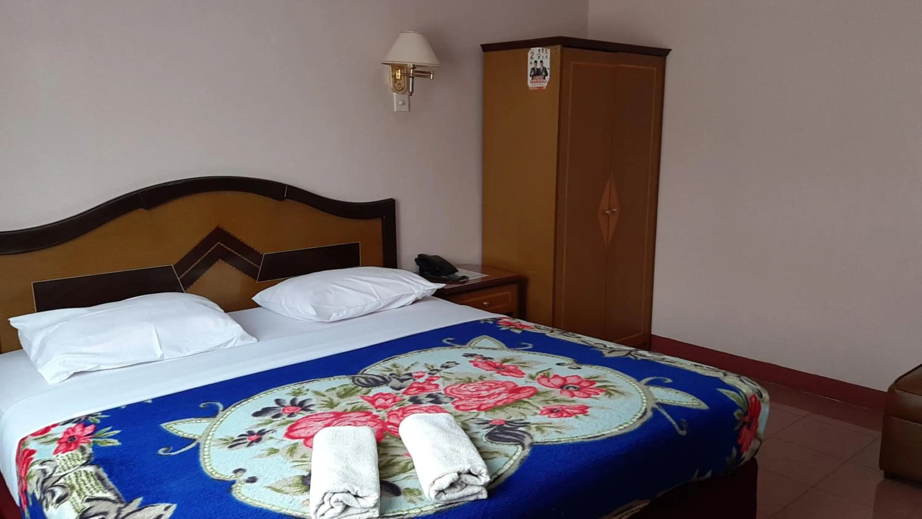 Bed in Hotel Parewisata