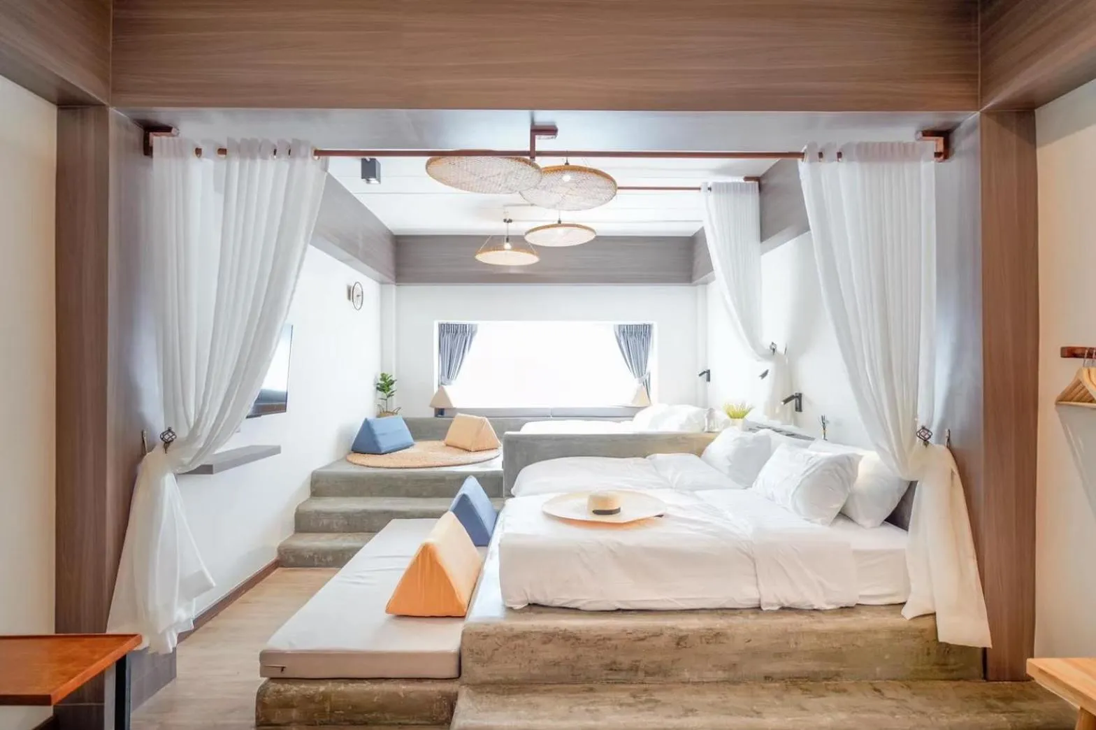 Seating area, Bed in Krung Boutique Hotel