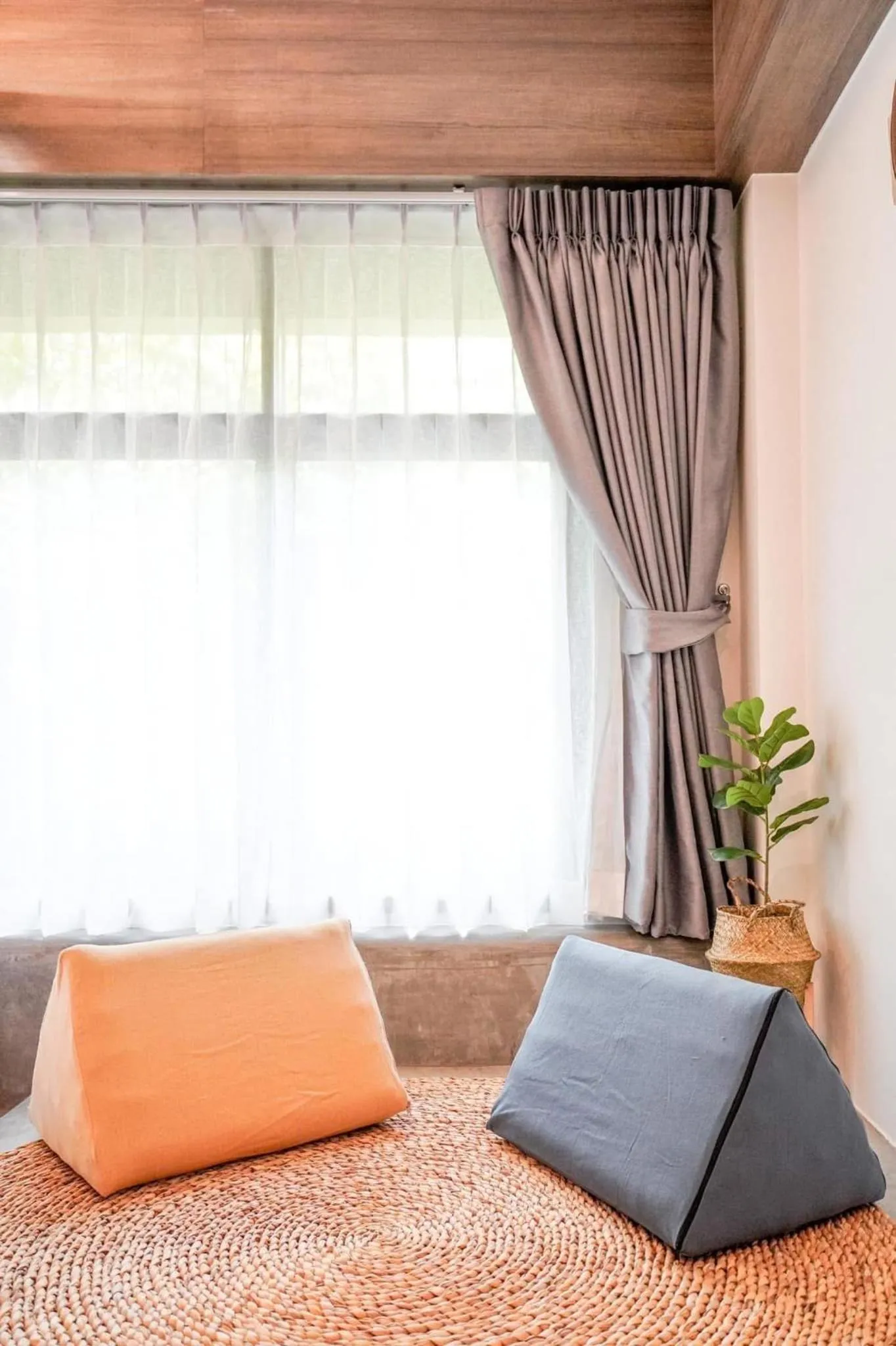 Living room, Bed in Krung Boutique Hotel