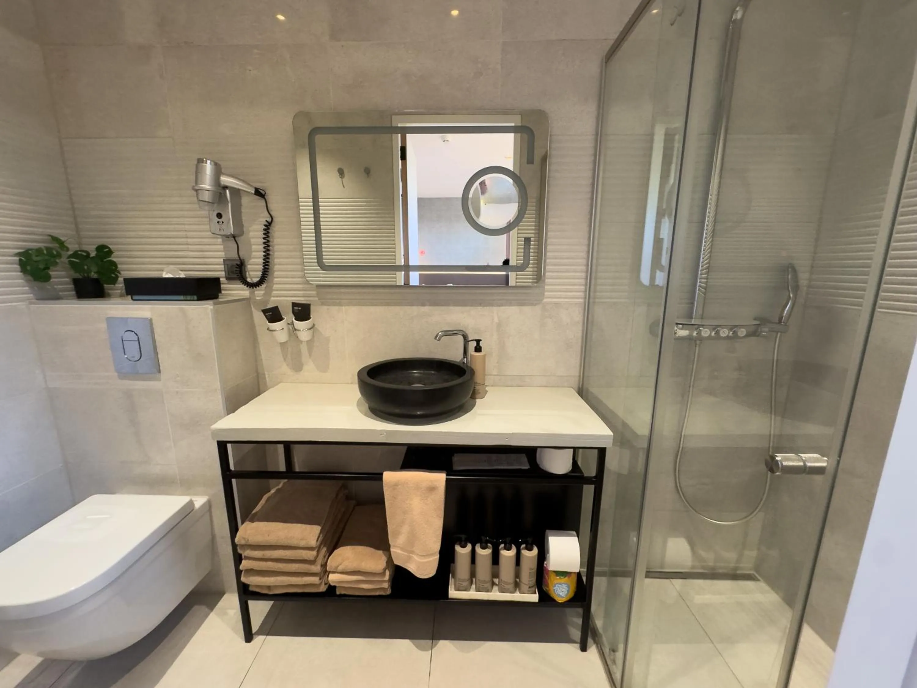 Shower in Valerius Boutique Hotel