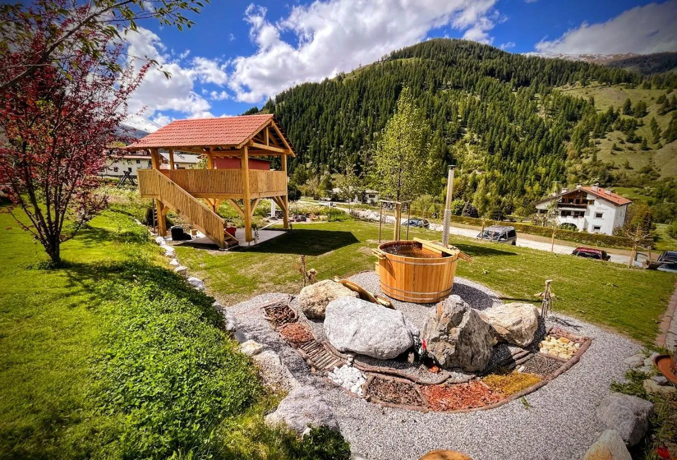 Swimming pool in B&B Villa Stelvio