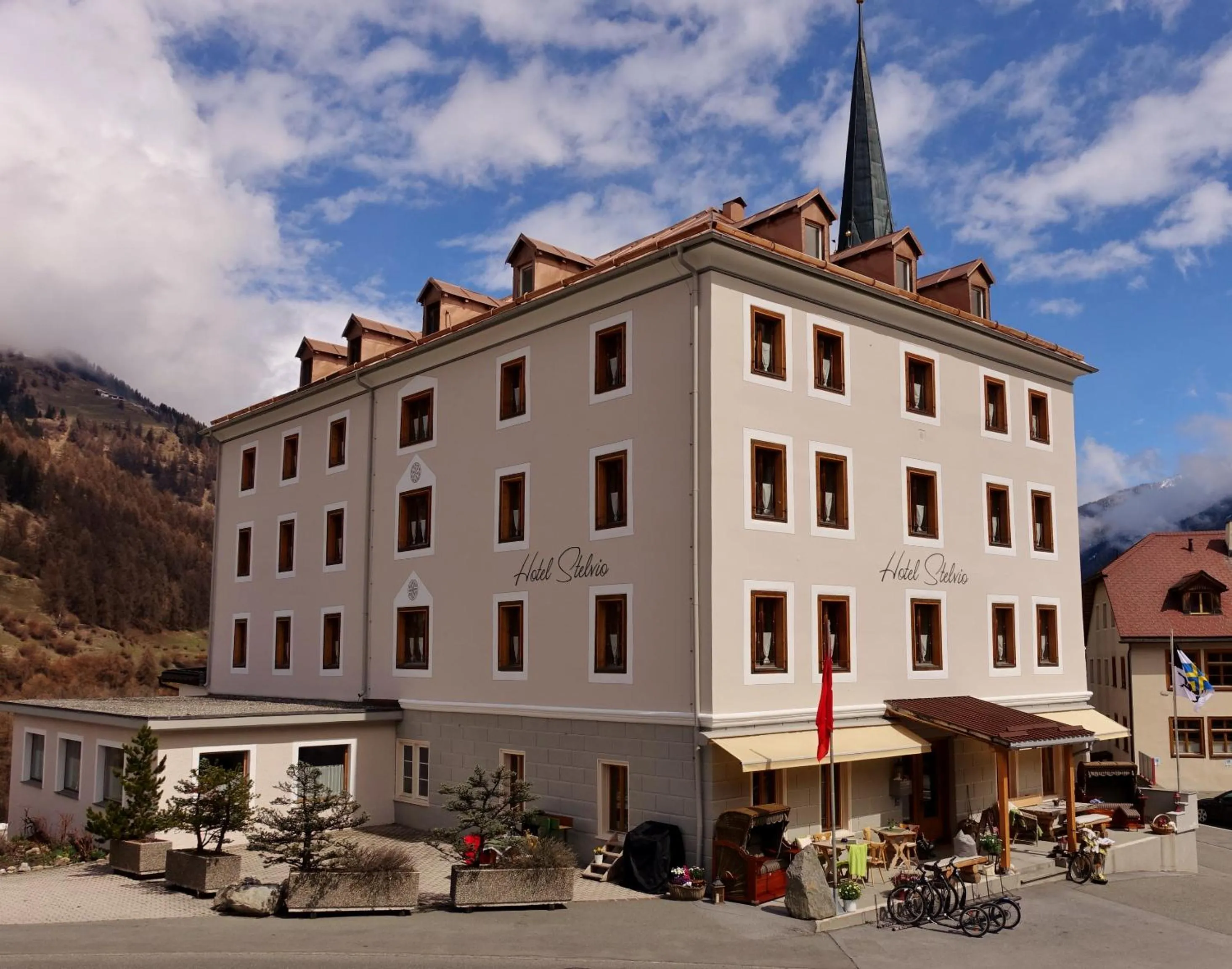 Facade/entrance in B&B Villa Stelvio
